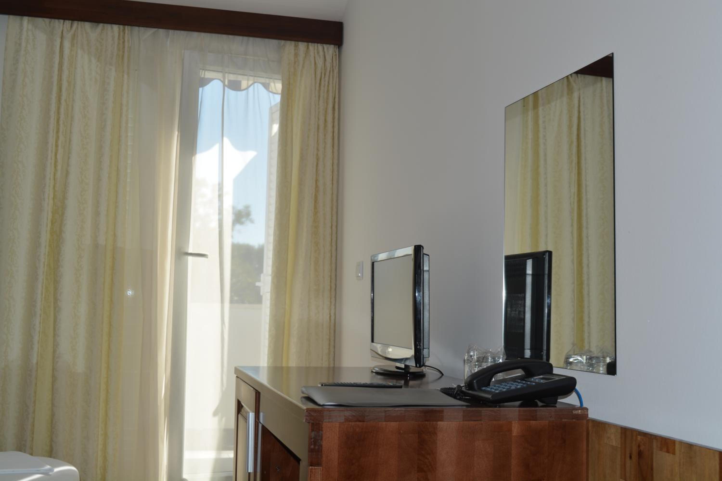 Double Room with Balcony and Sea View photo 1