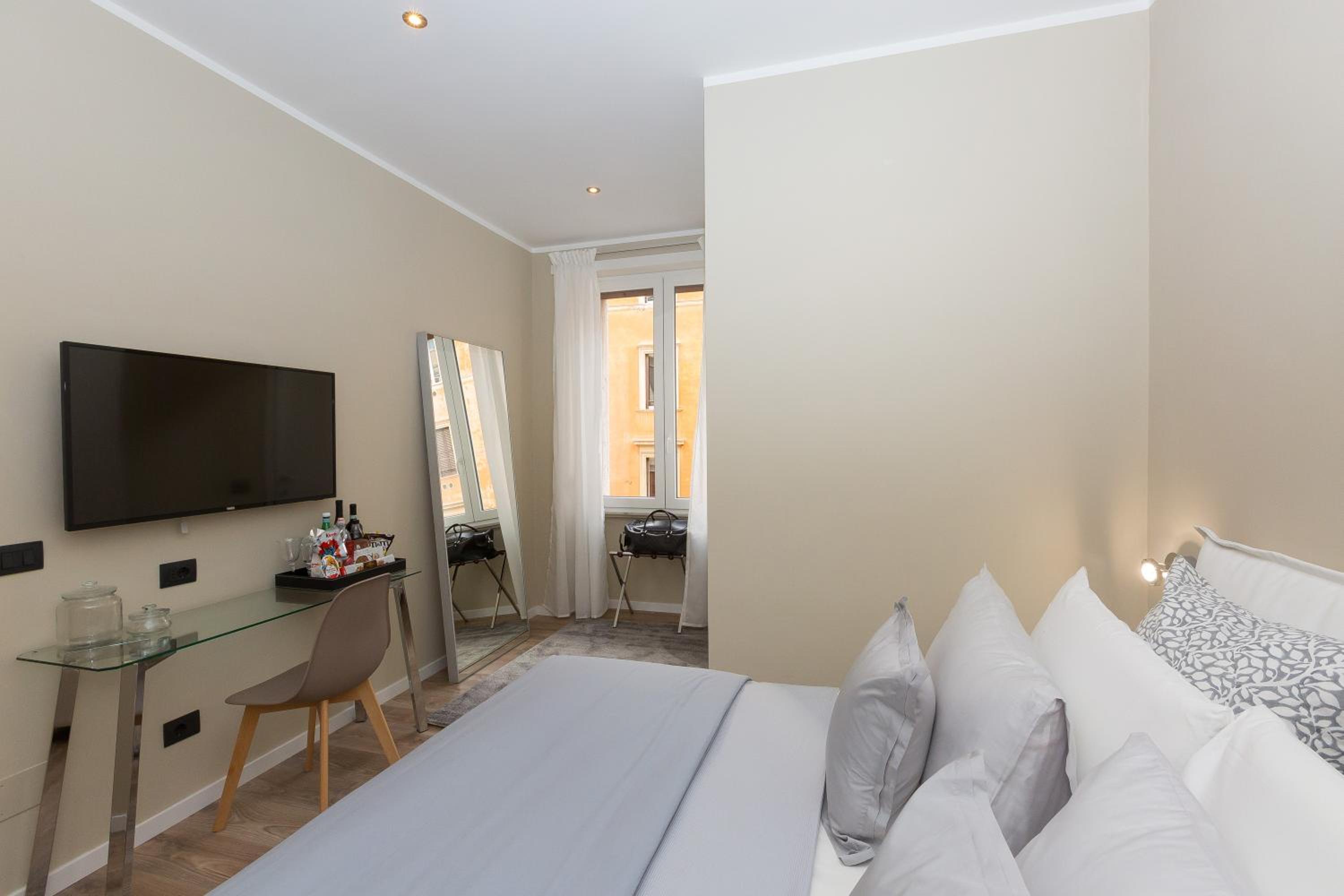 Standard Double Room photo 3