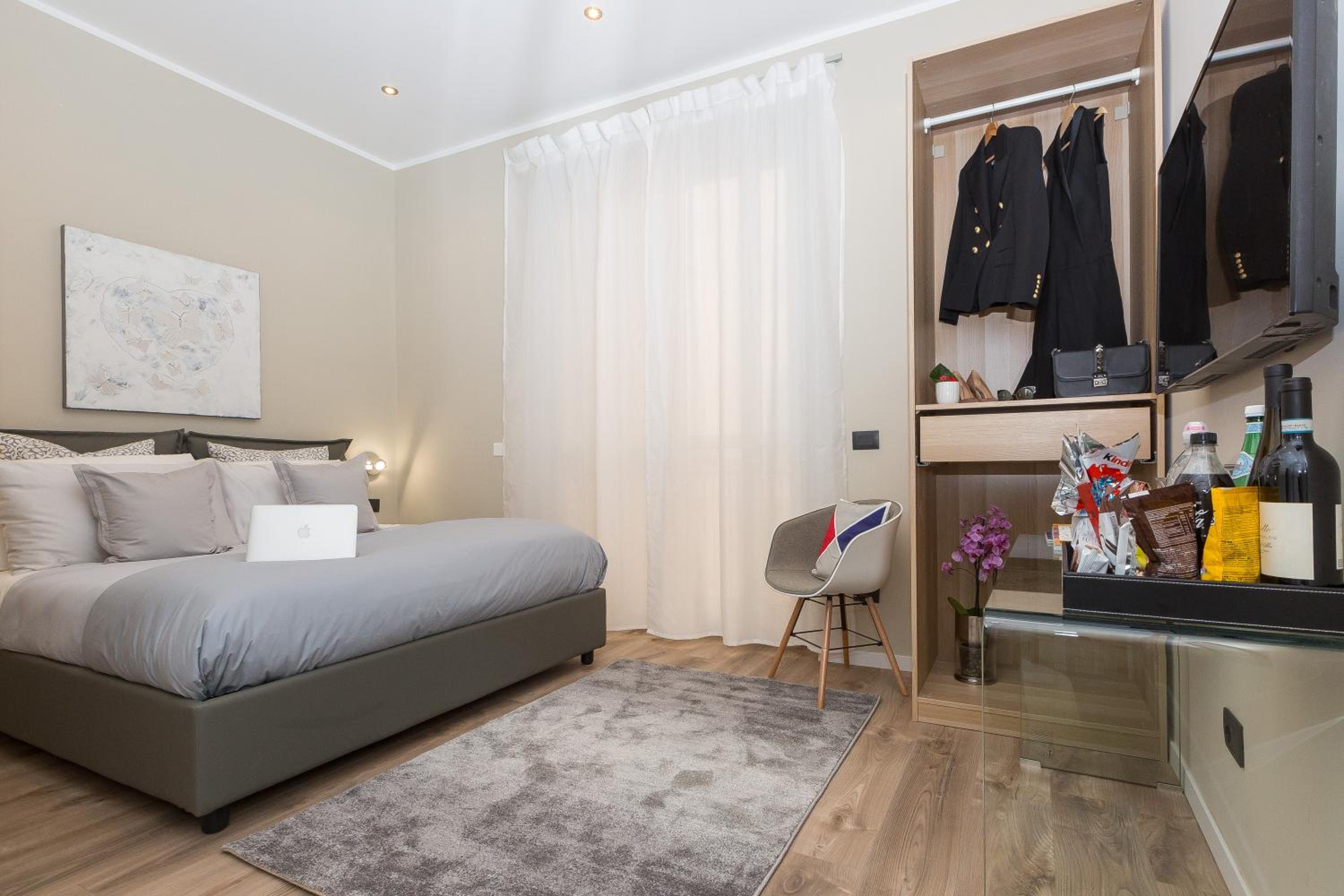 Deluxe Double Room with Balcony photo 1