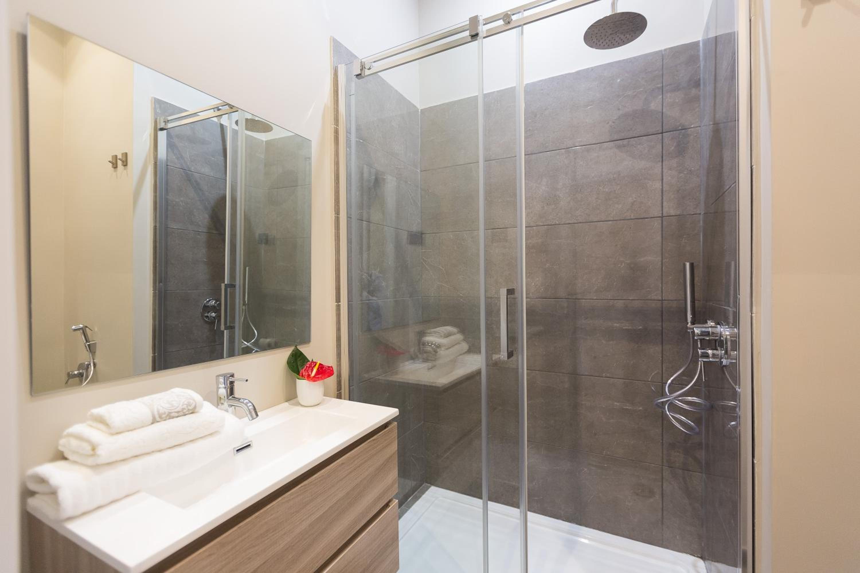 Double Room with Private Bathroom photo 2