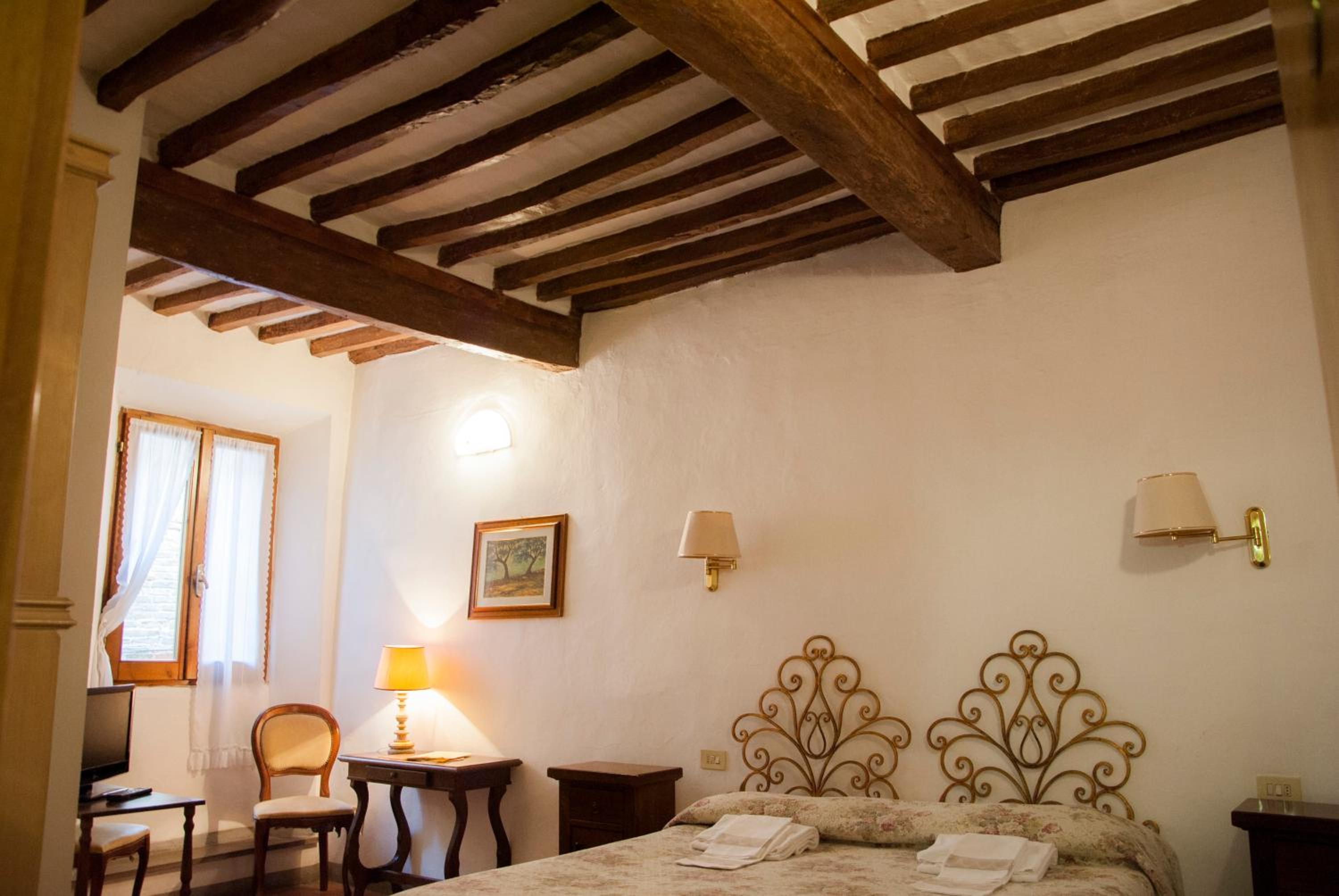 Double Room - Photo 6