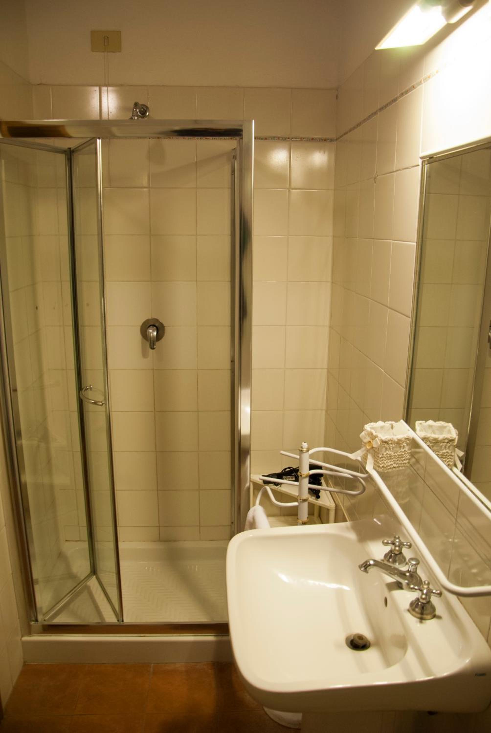 Double Room - Photo 13