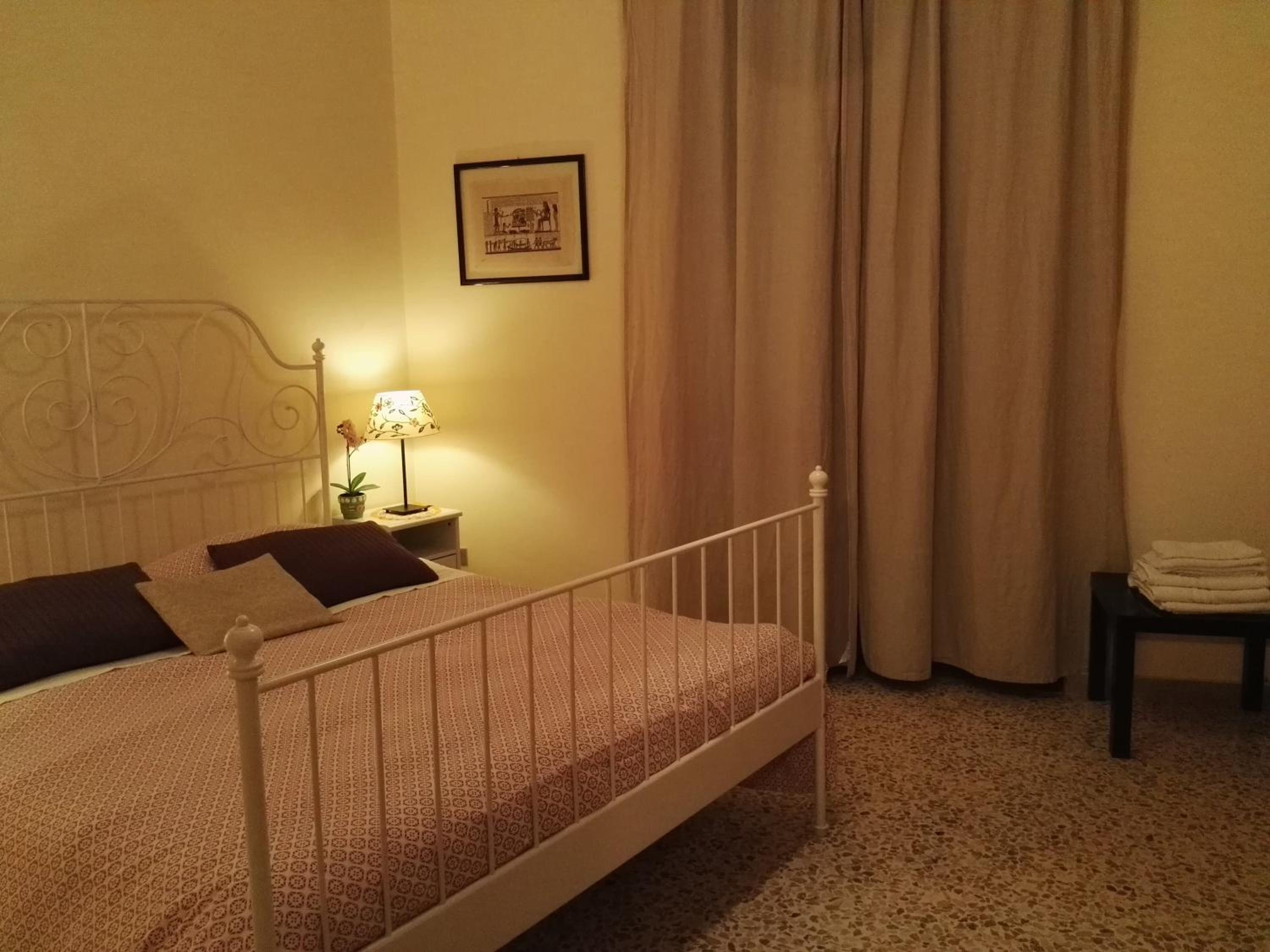 Double Room - Photo 2