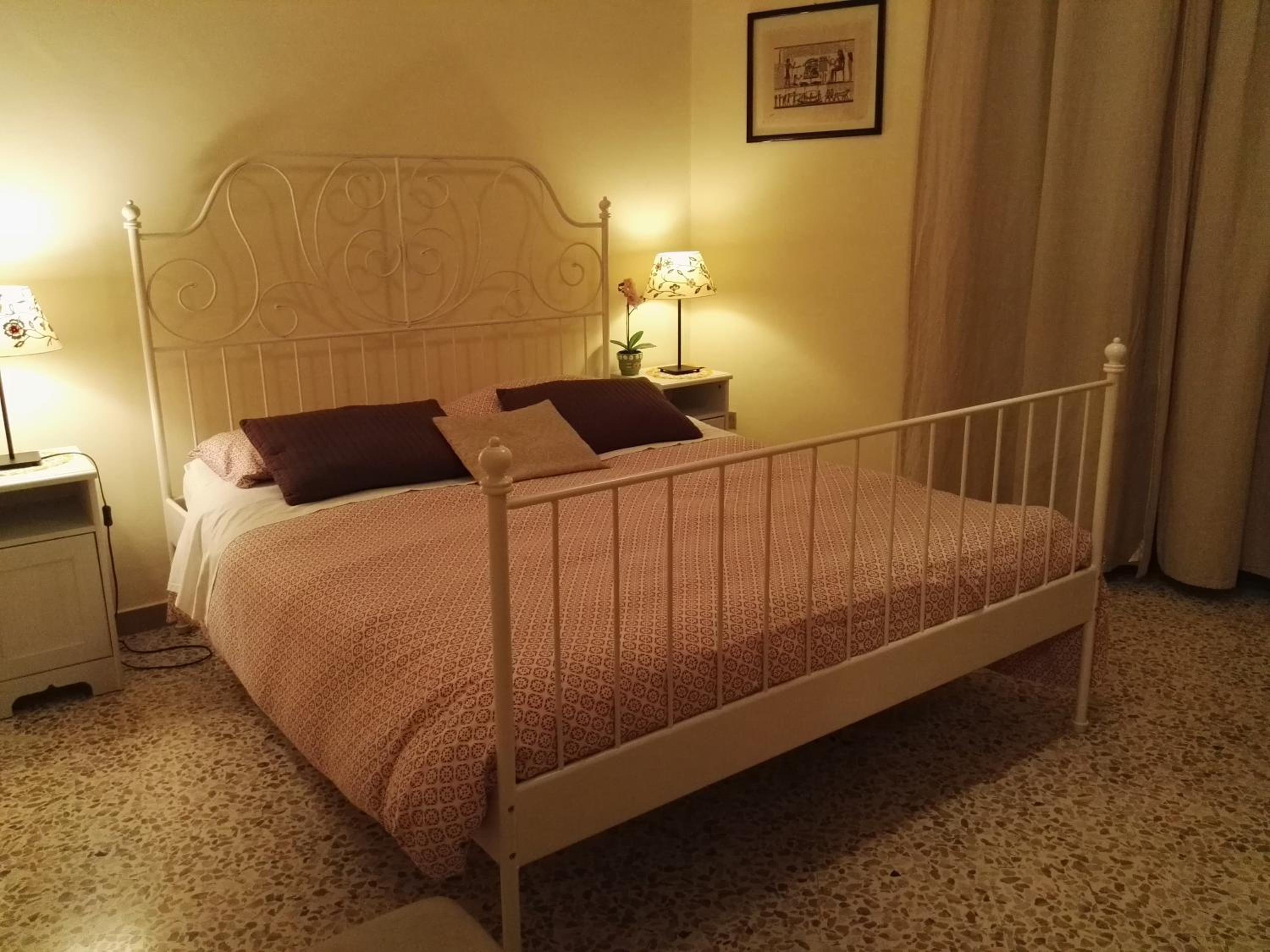 Double Room - Photo 8