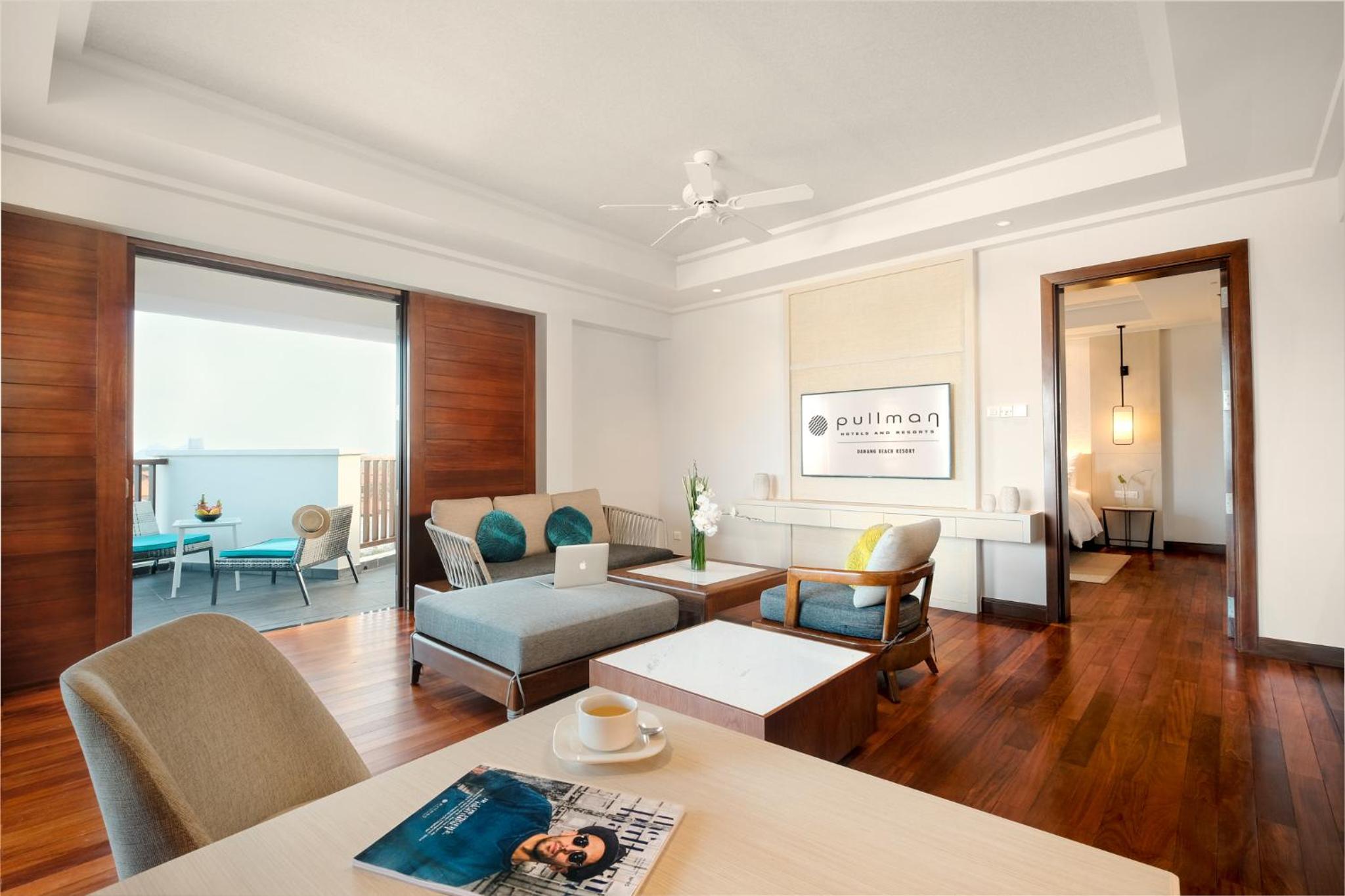 Penthouse Suite with Balcony - Photo 4