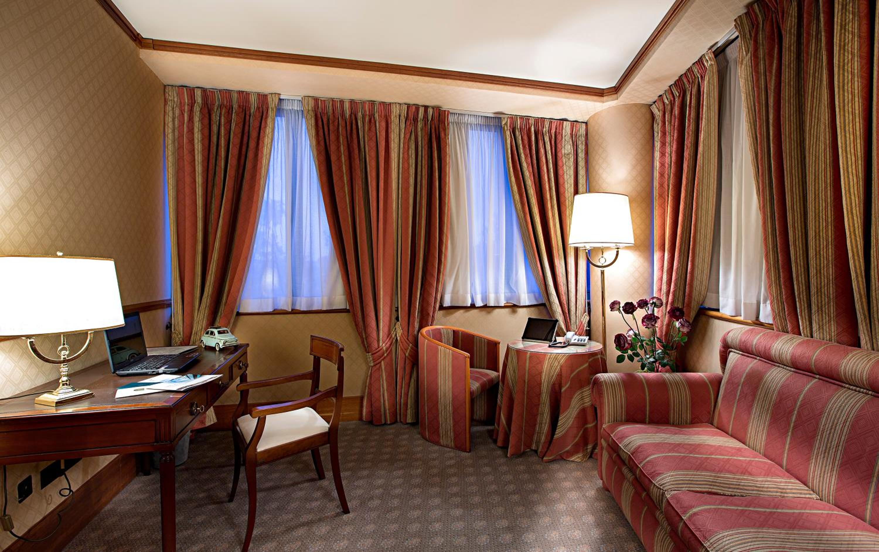 Suite - Photo 2