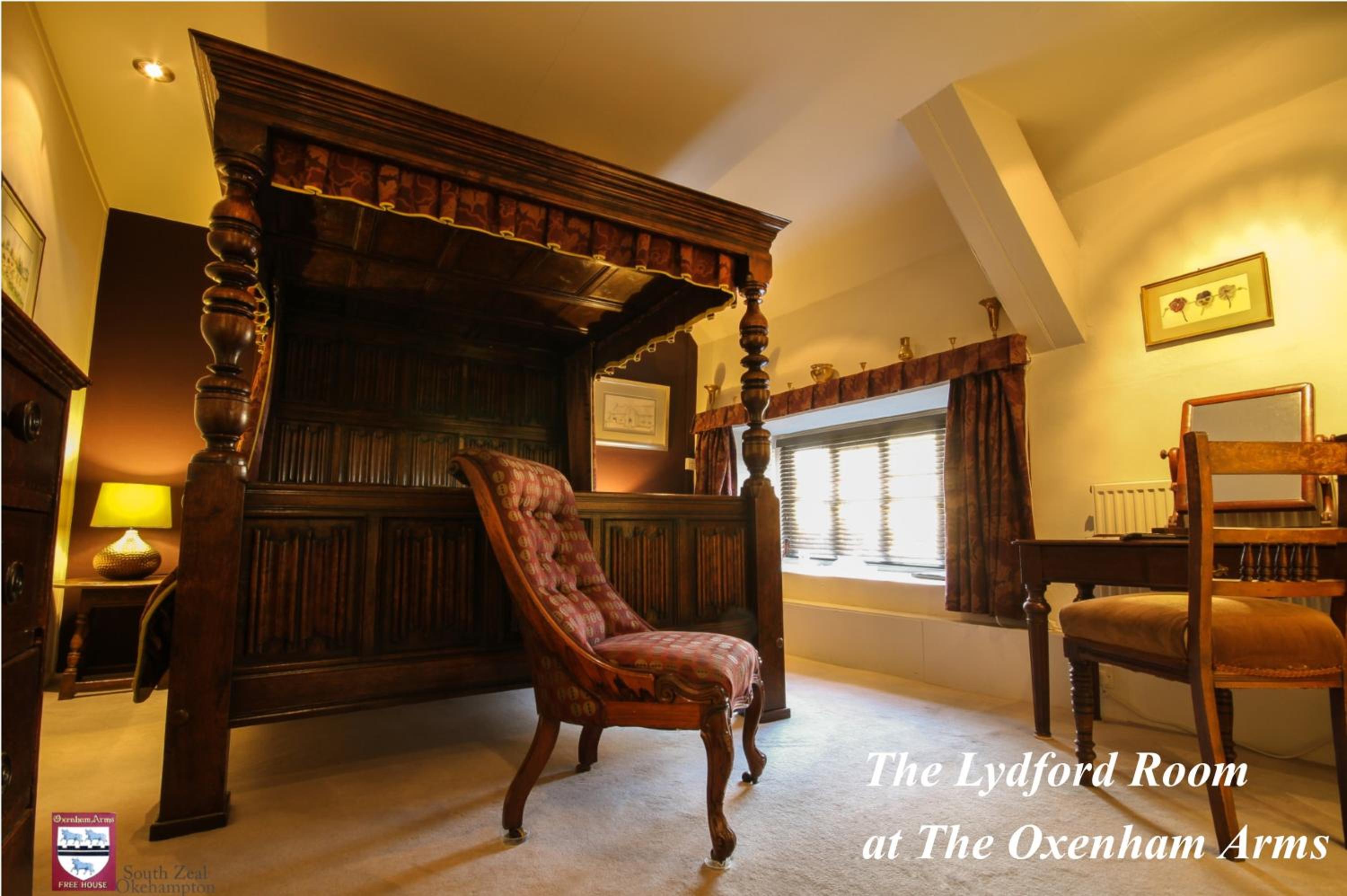 Superior Double Room with Four Poster Bed