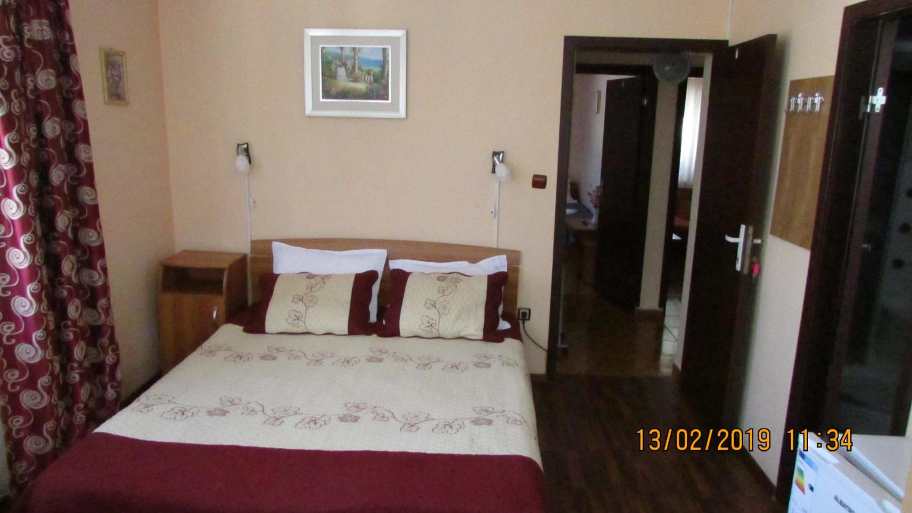 Double Room - Photo 4