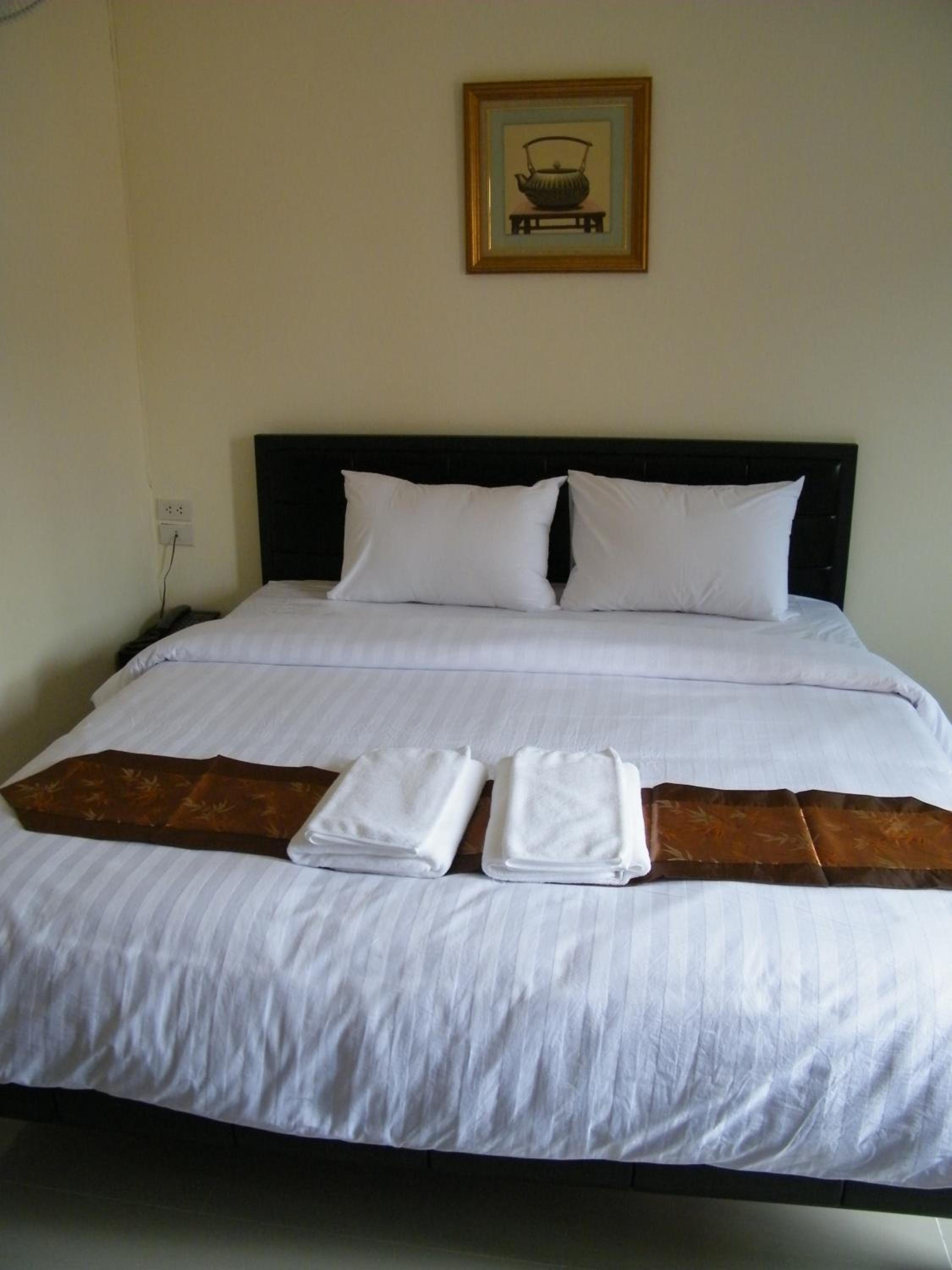 Standard Double Room - Photo 16