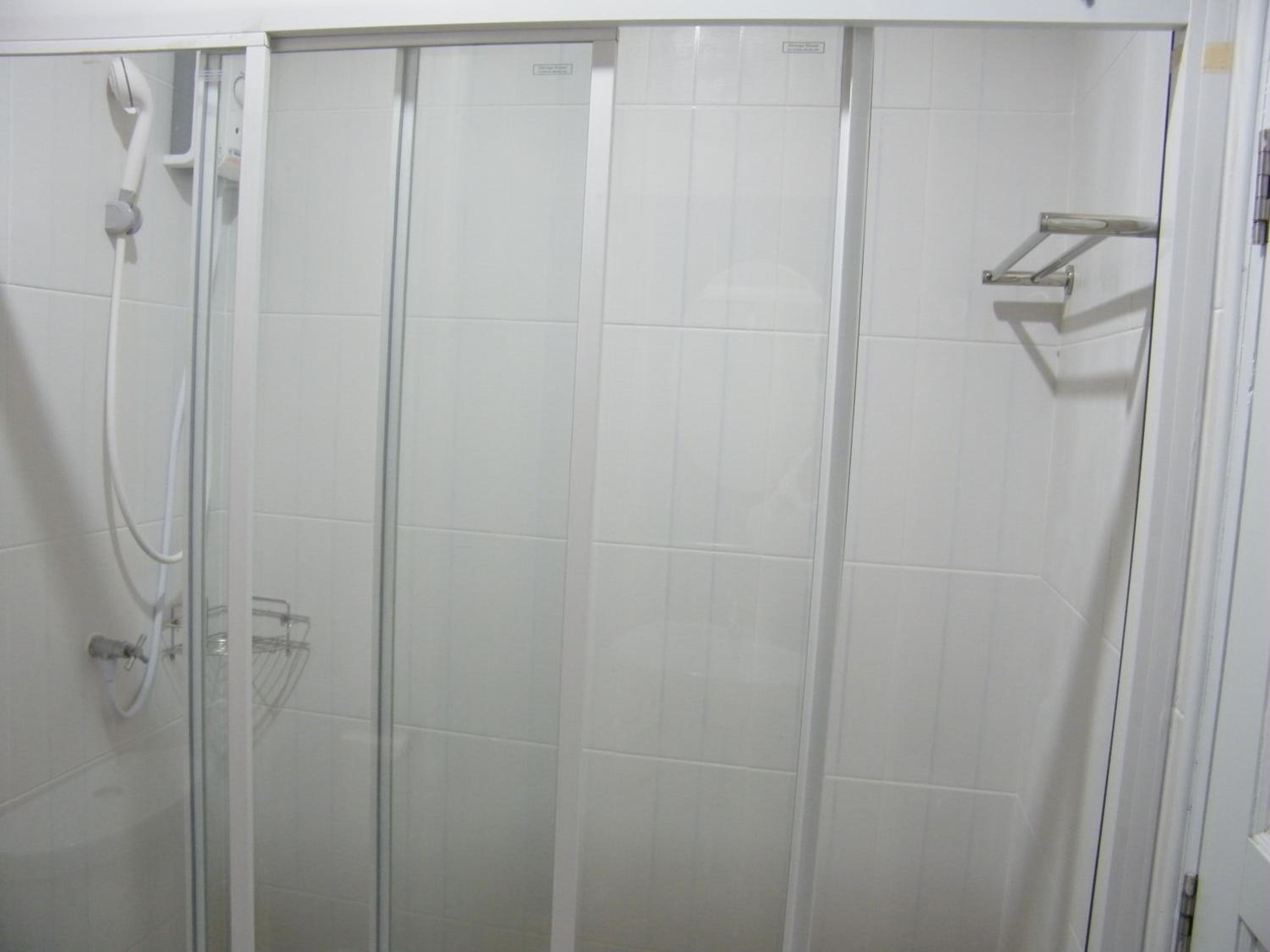Standard Double Room - Photo 8