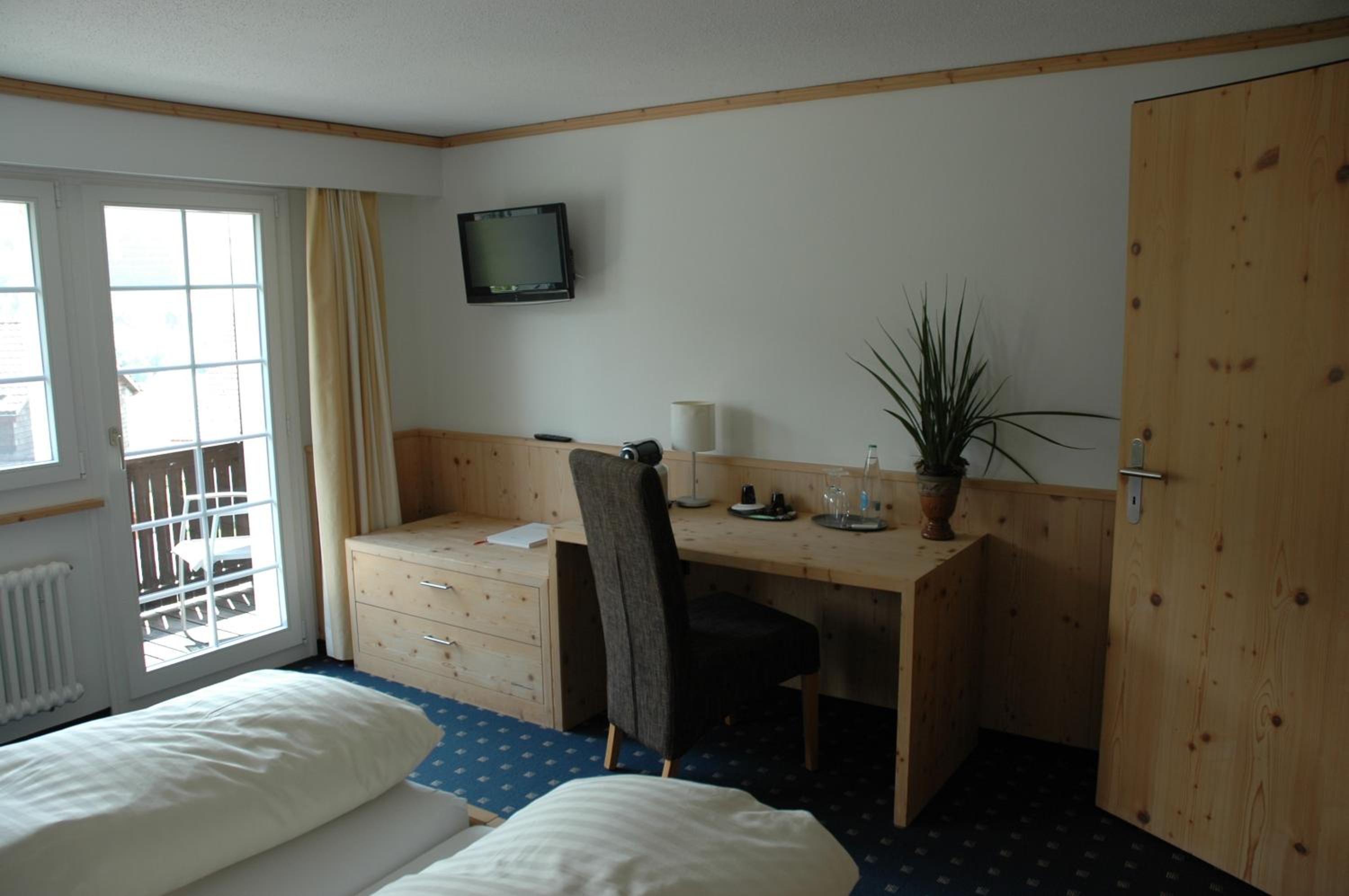 Double or Twin Room - Photo 3