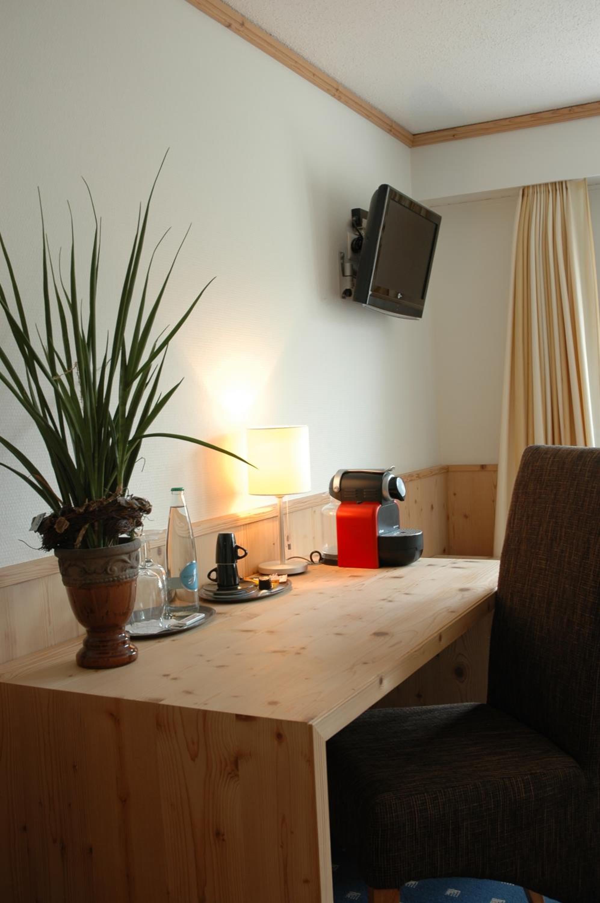 Double or Twin Room - Photo 9