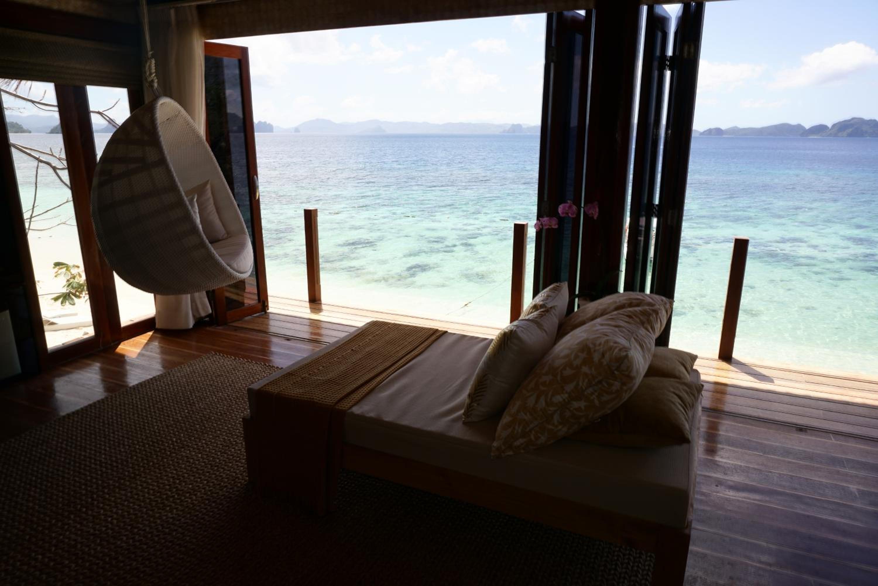 Deluxe Suite with Sea View photo 3