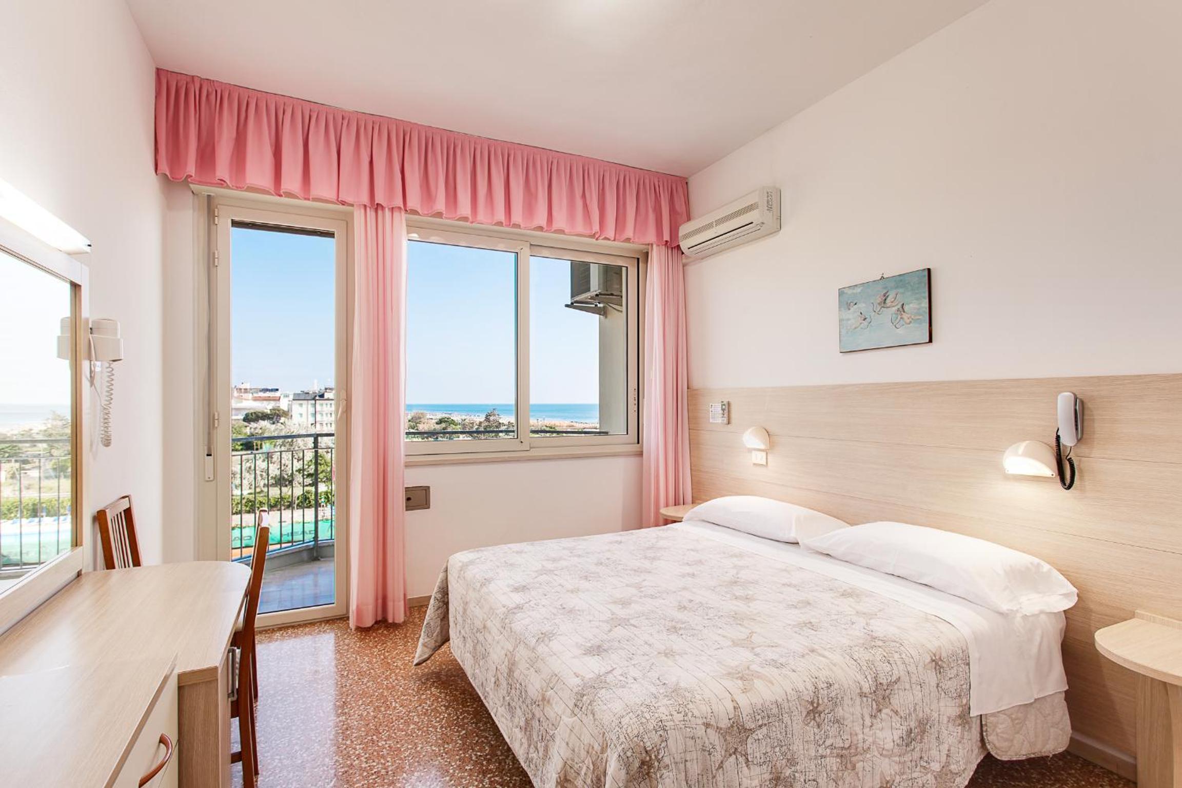 Double or Twin Room with Side Sea View photo 2