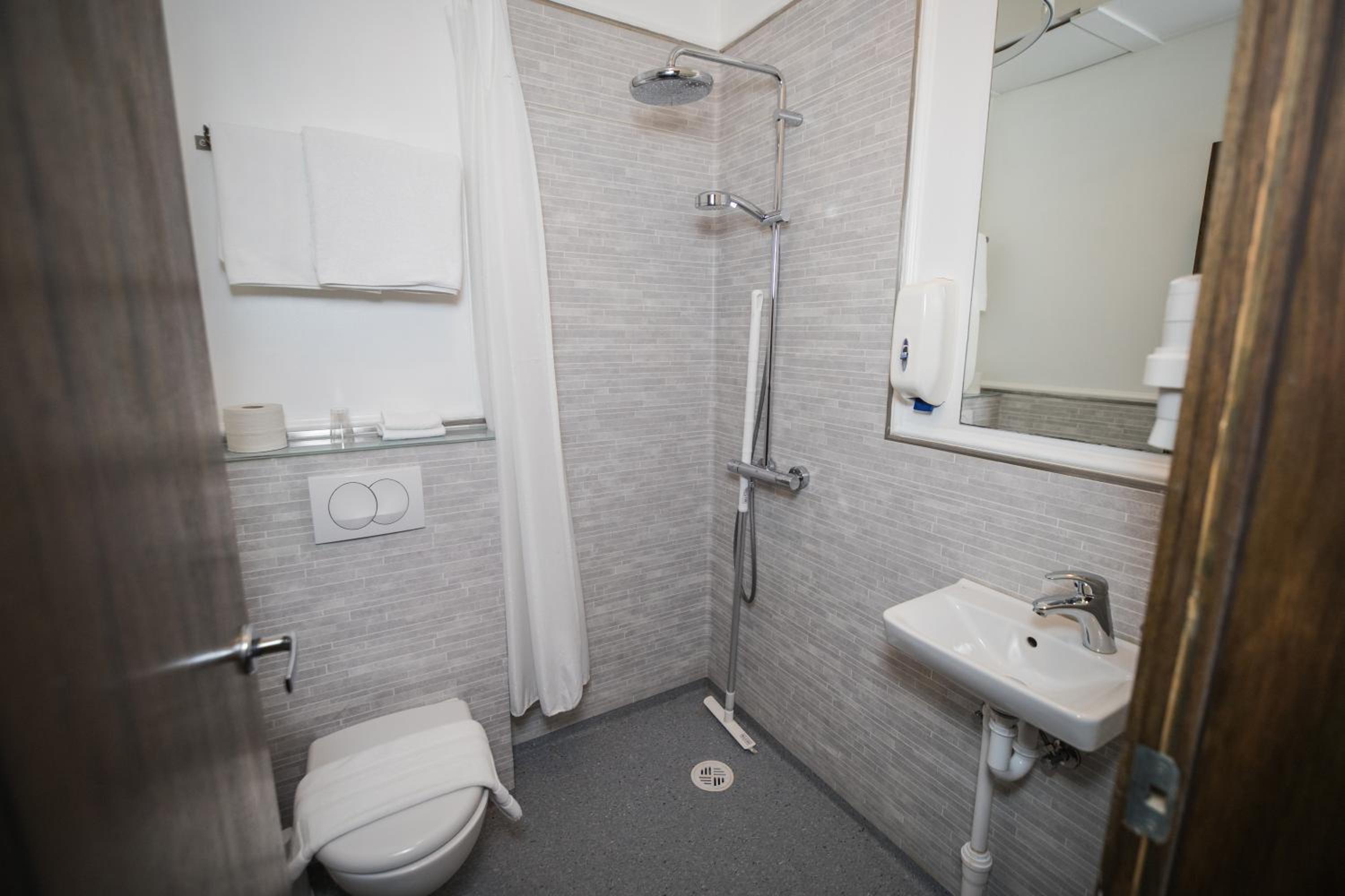 Single Room - Photo 2