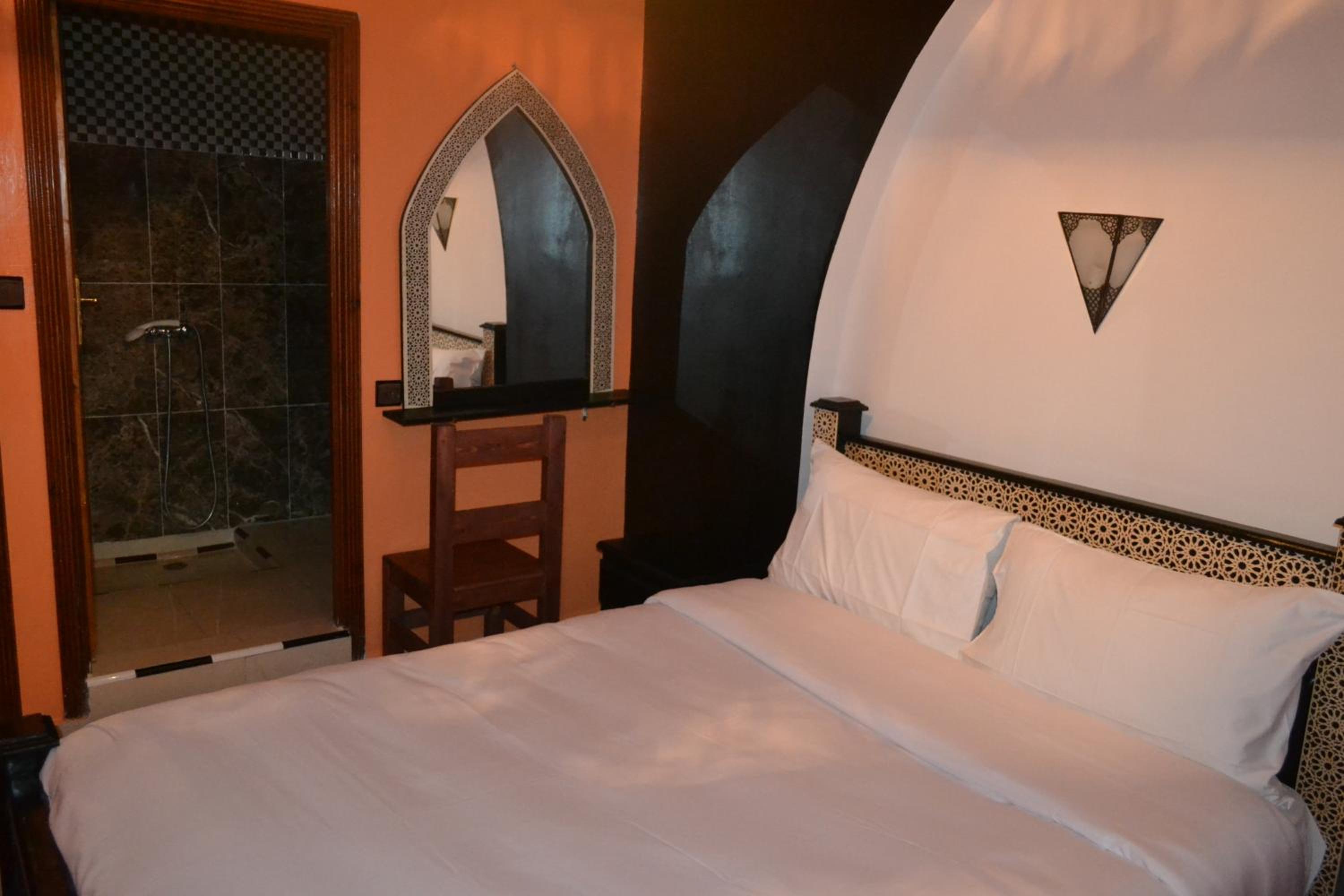Double Room with Sea View - Photo 9