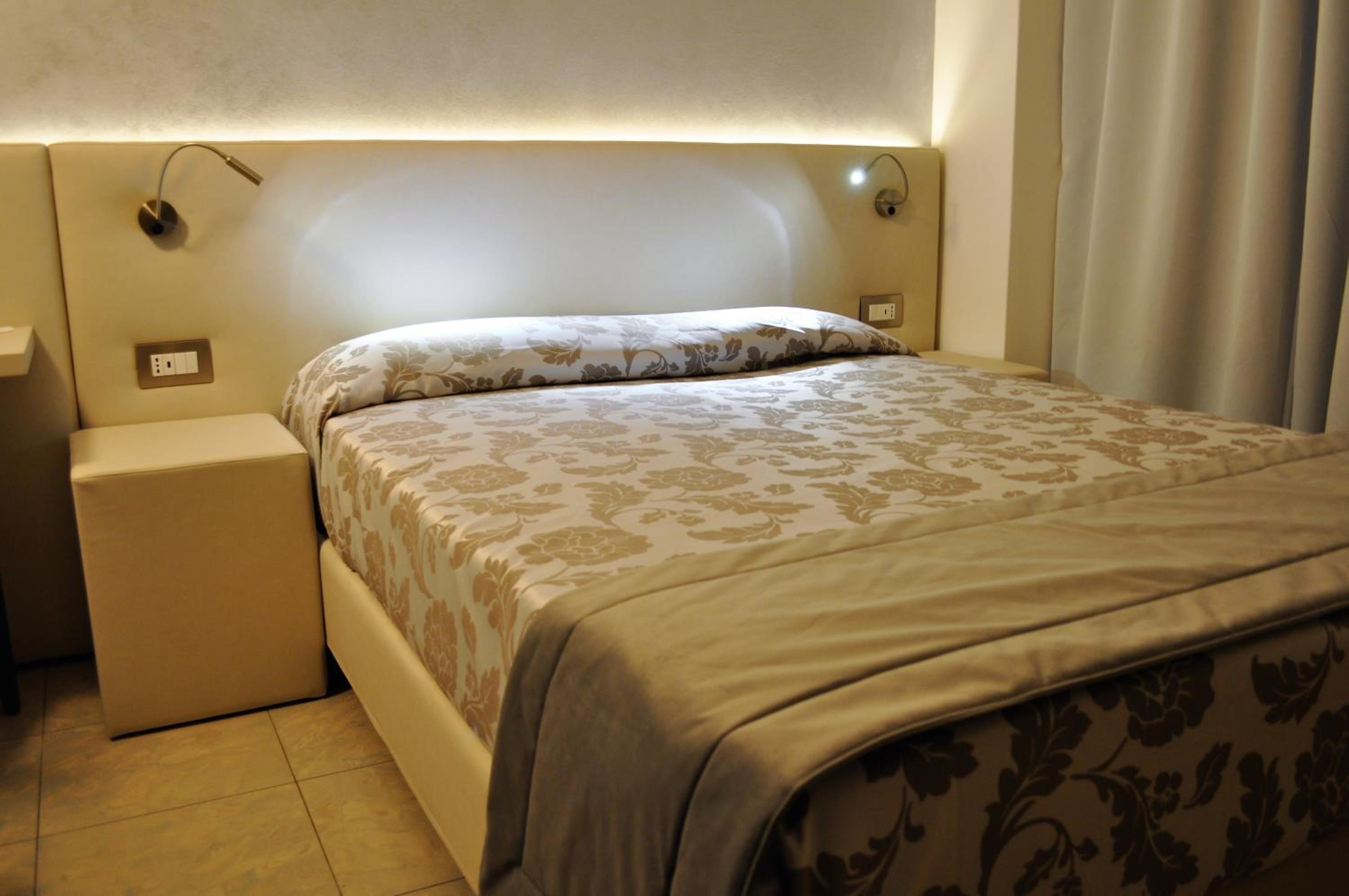 Economy Double Room photo 3