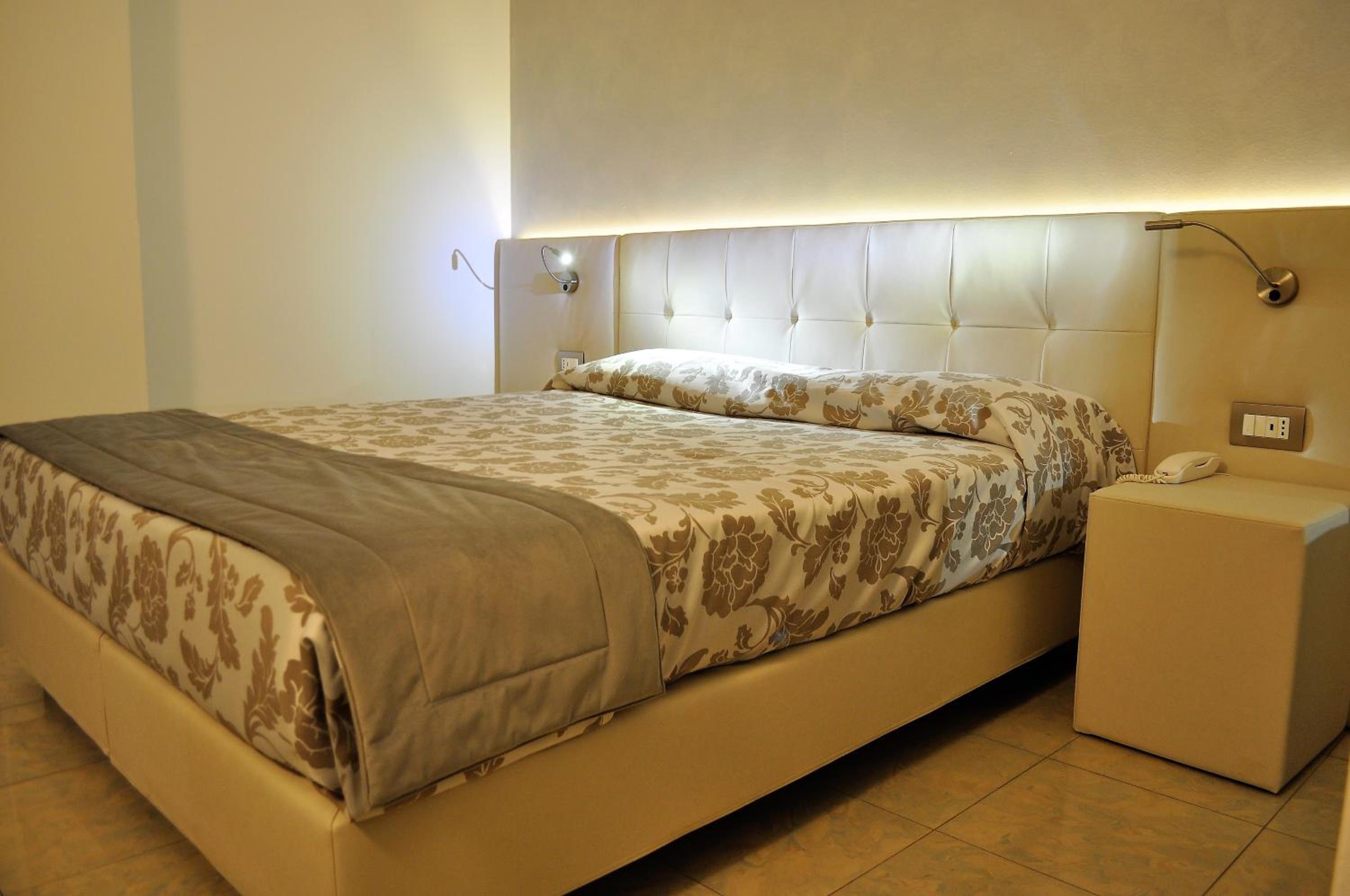 Classic Triple Room photo 1