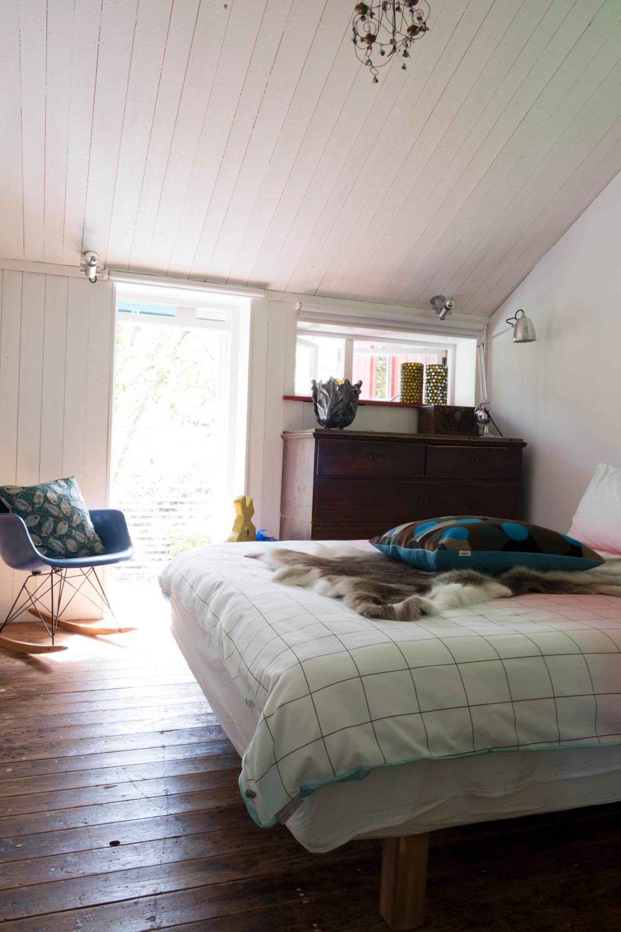 Small Double or Twin Room with Private External Bathroom photo 1