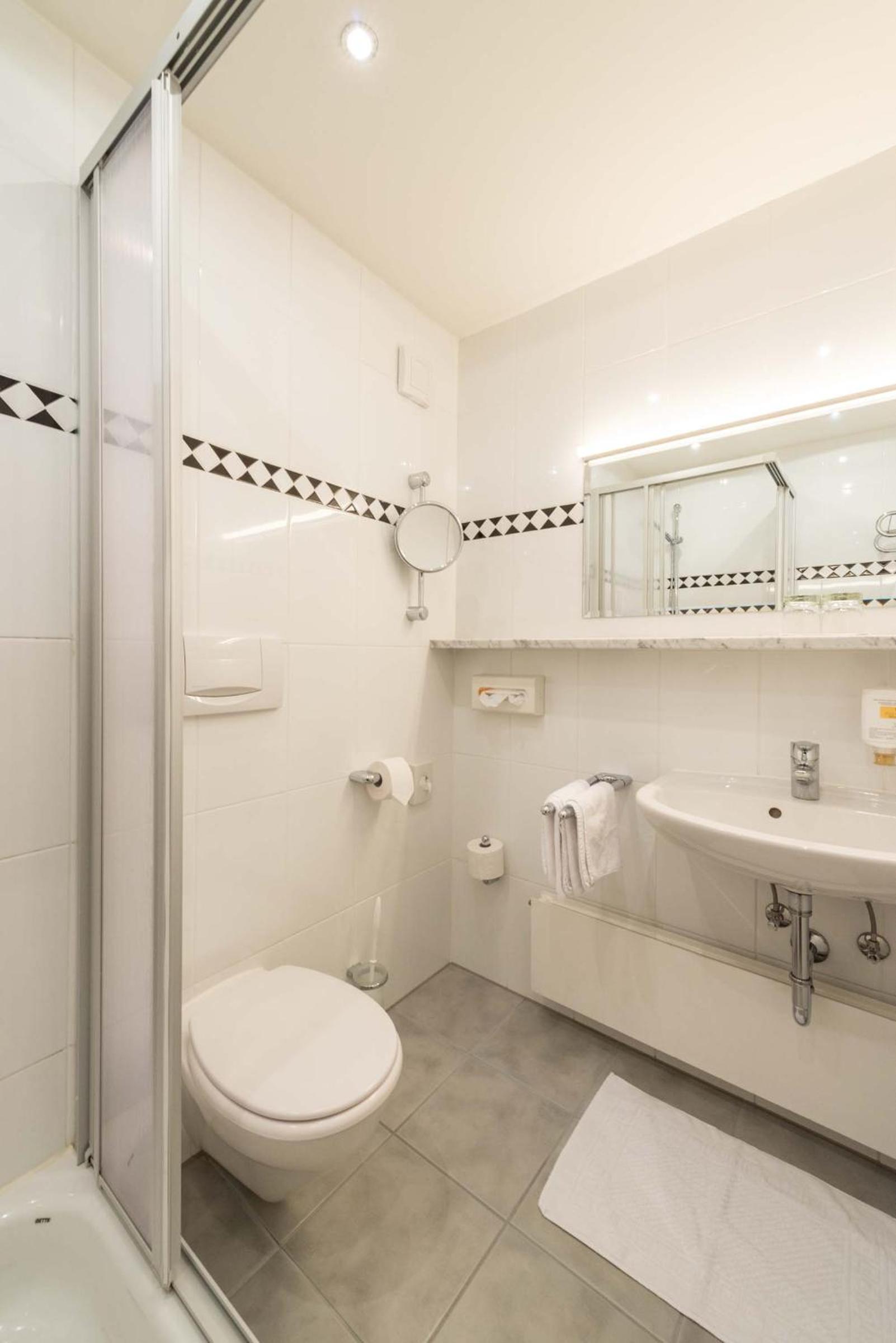 Standard Double Room - Photo 6