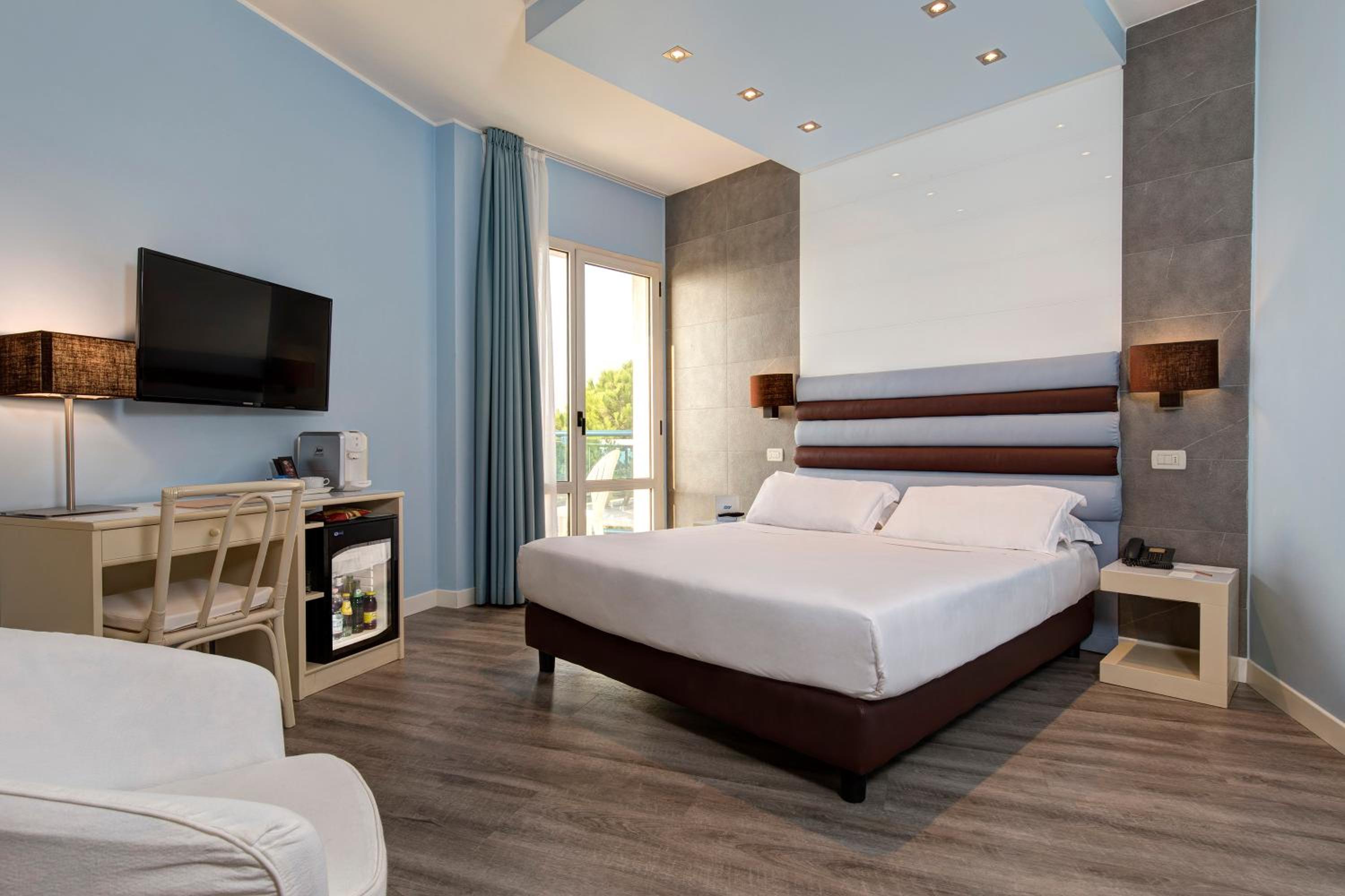 Deluxe Double or Twin Room with Sea View
