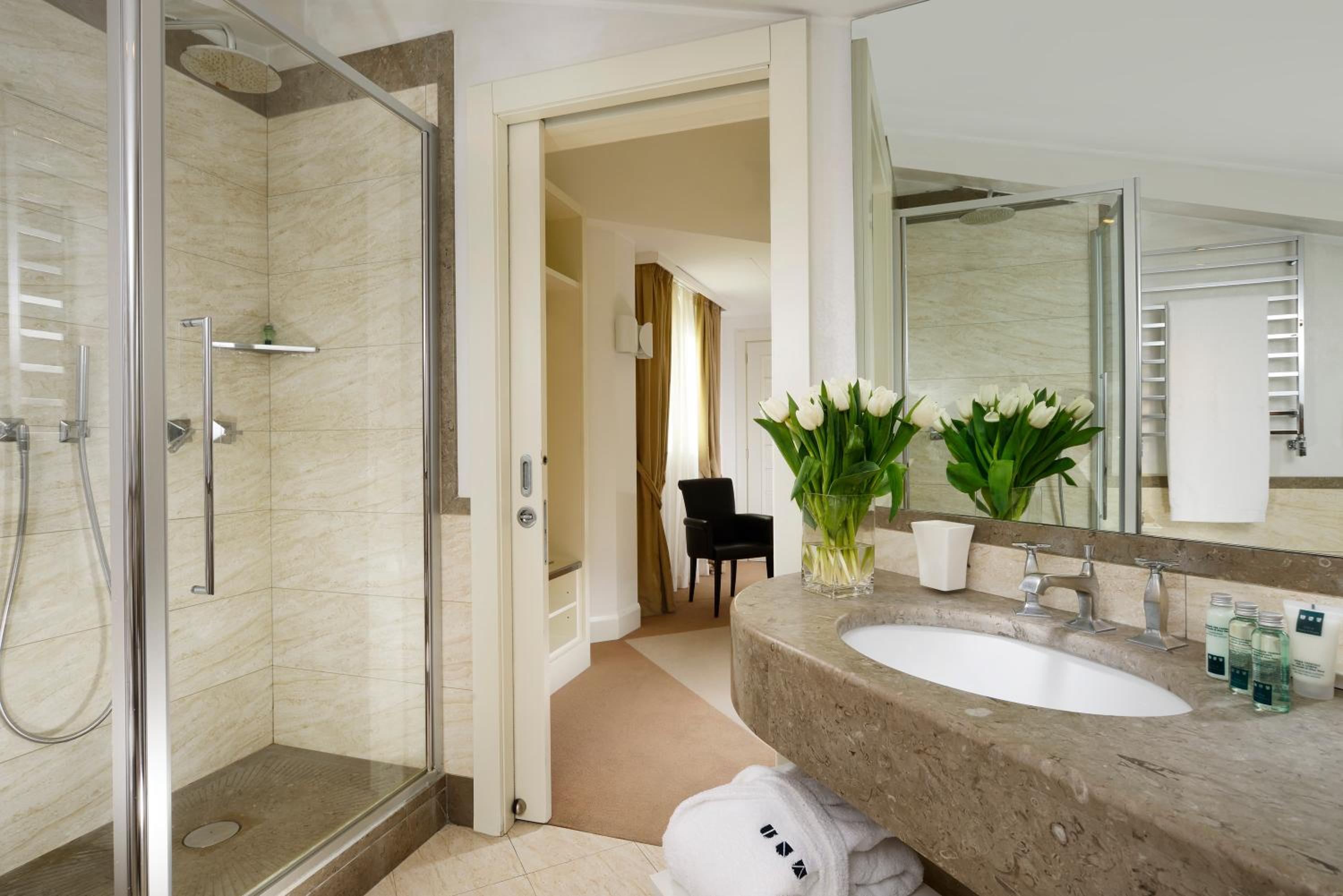 Suite with Sofa Bed