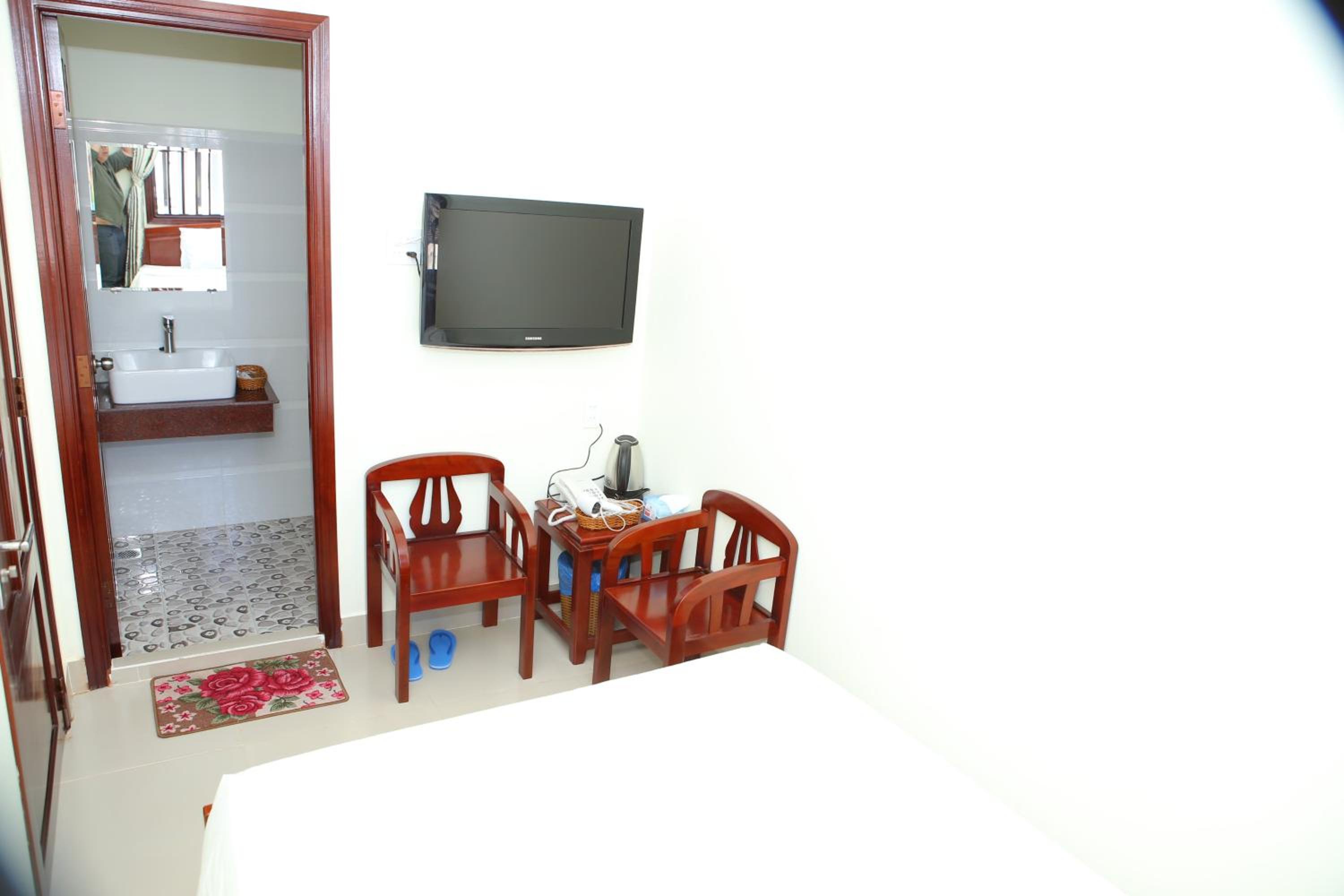 Double Room (1 Adult + 1 Child)