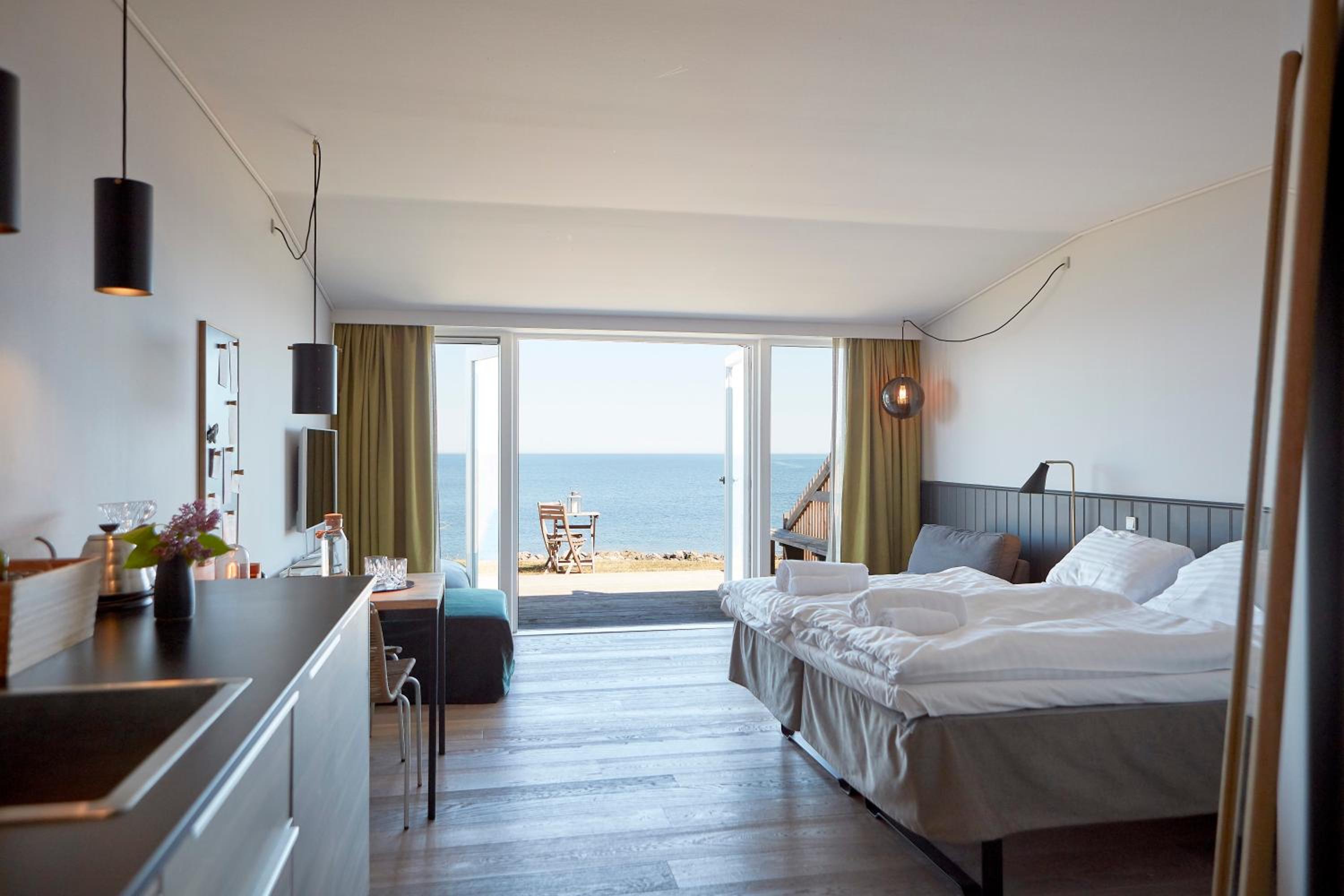Apartment with Terrace and Sea View