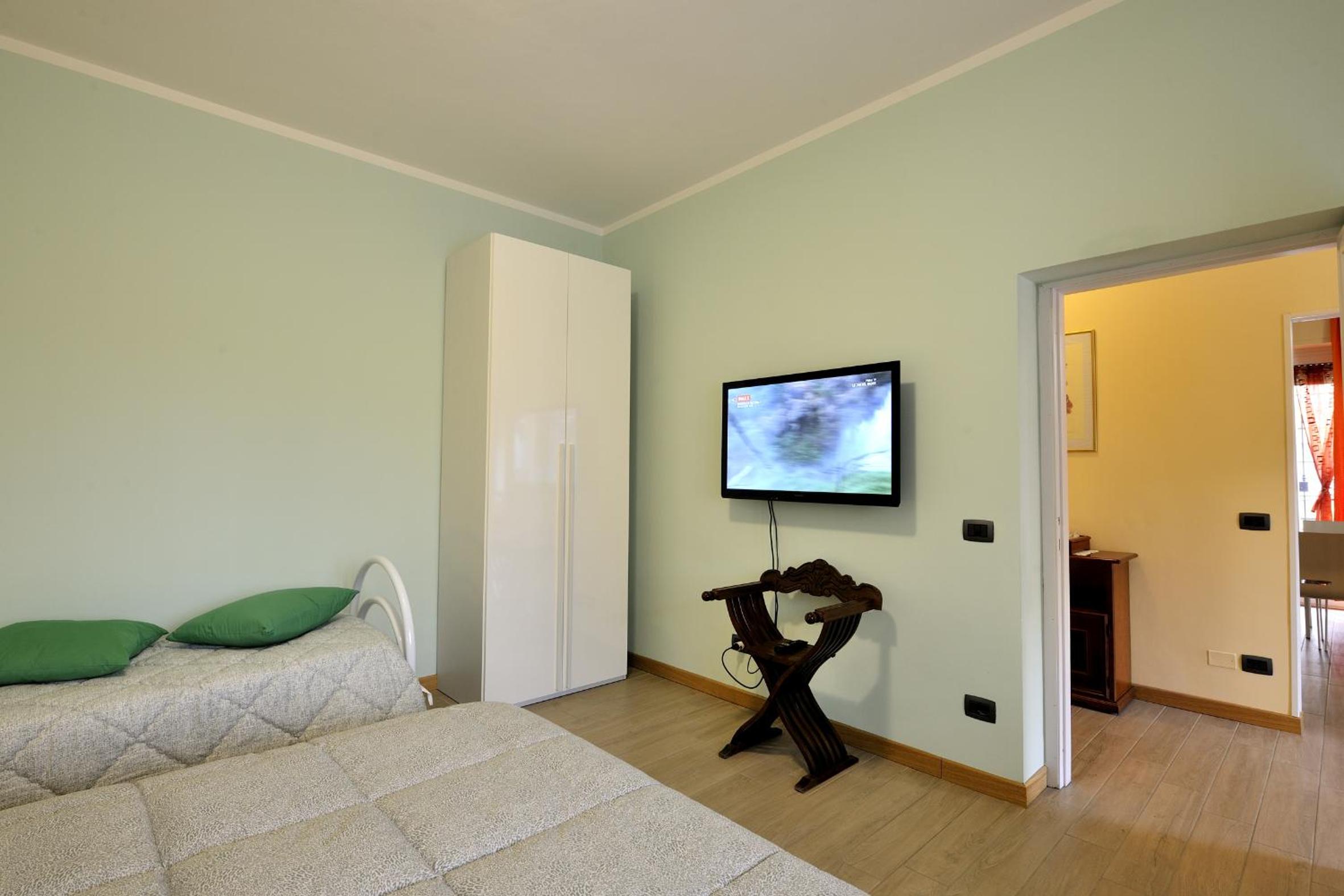 One-Bedroom House - Photo 1