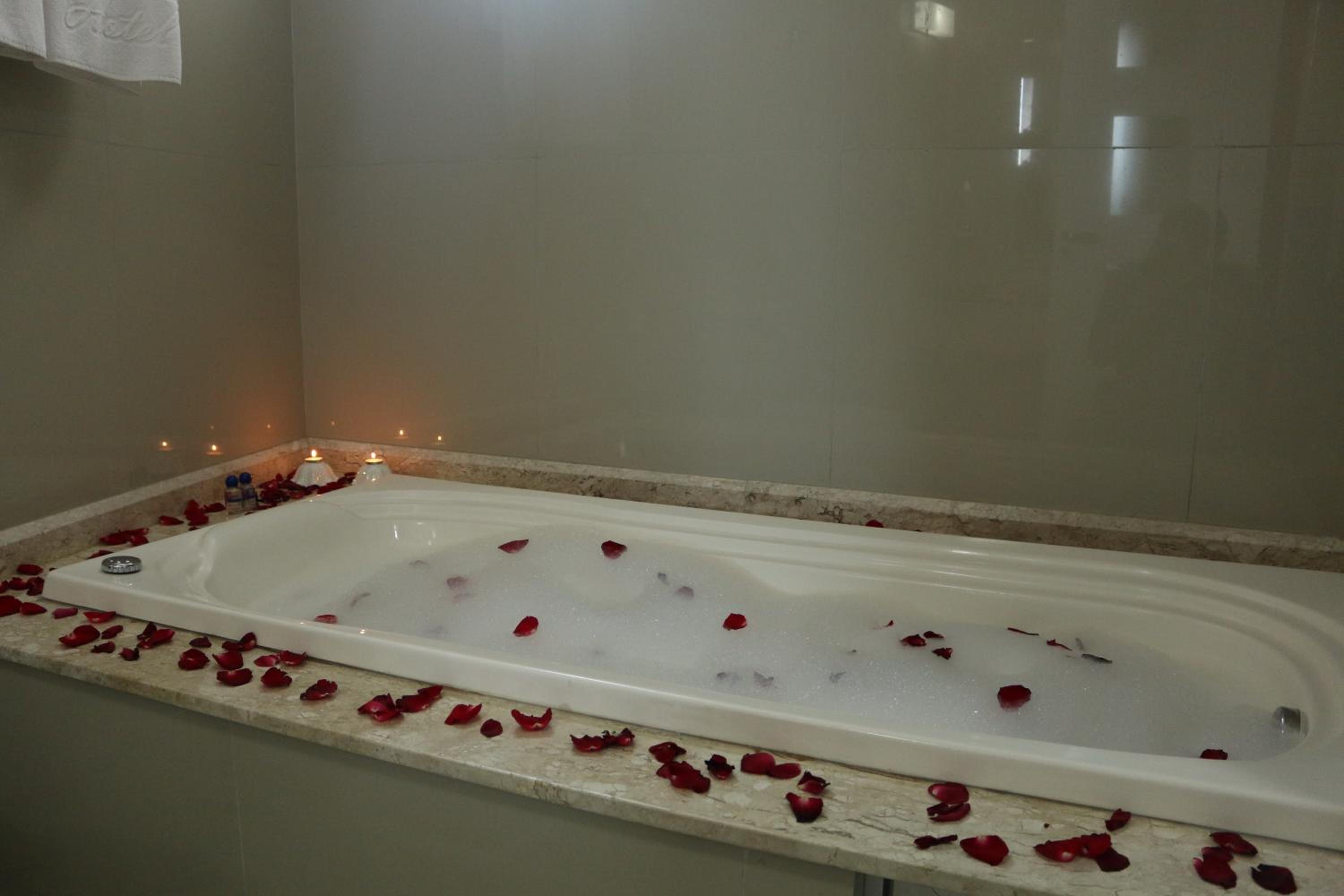 Superior Suite - Photo 8