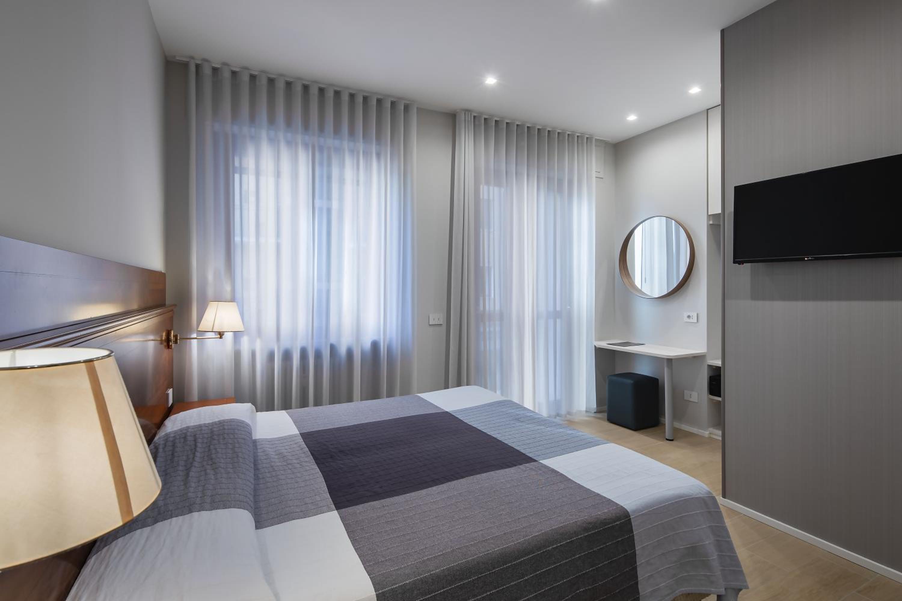 Double or Twin Room - Photo 1