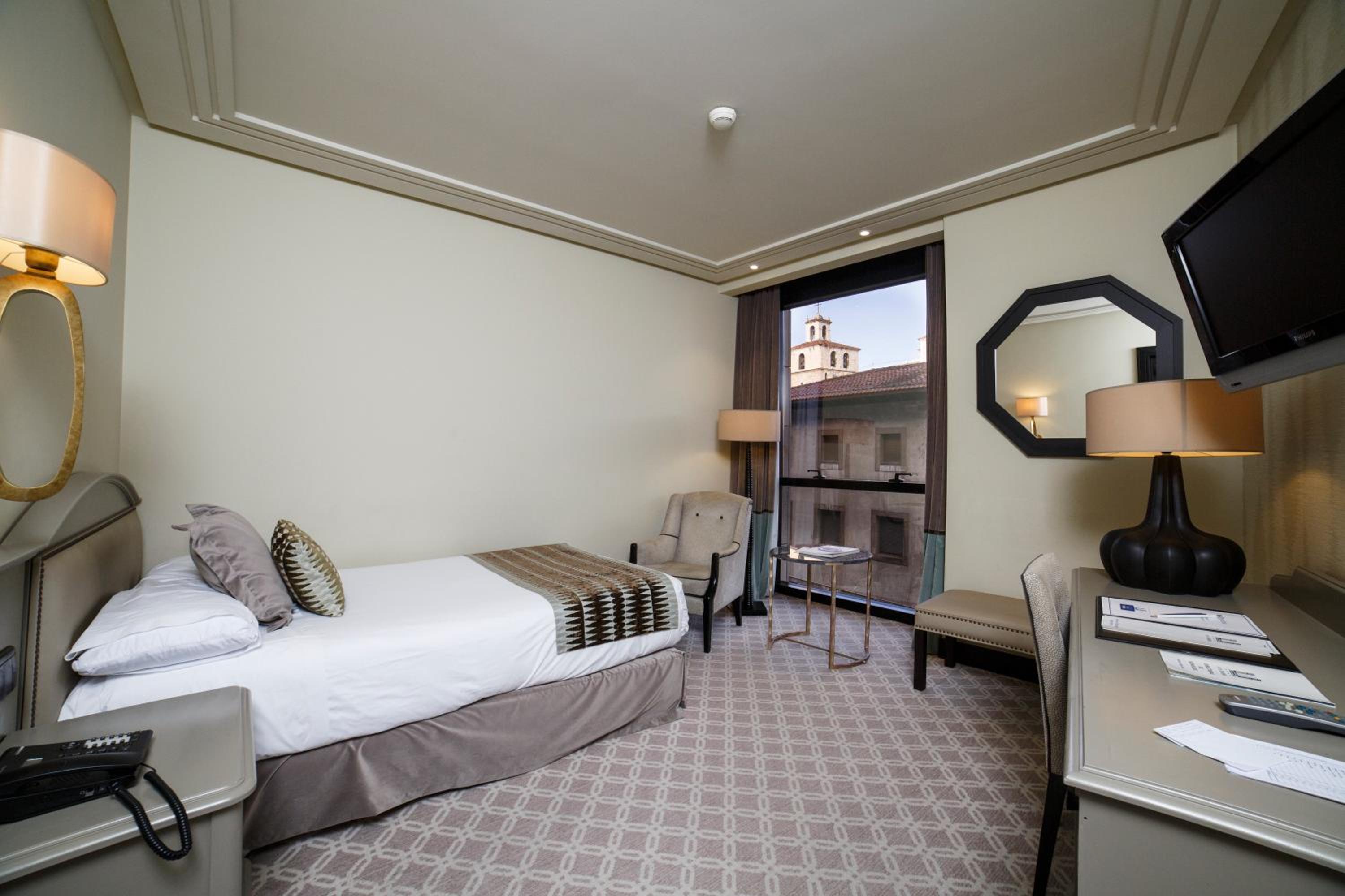 Single Room - Photo 4