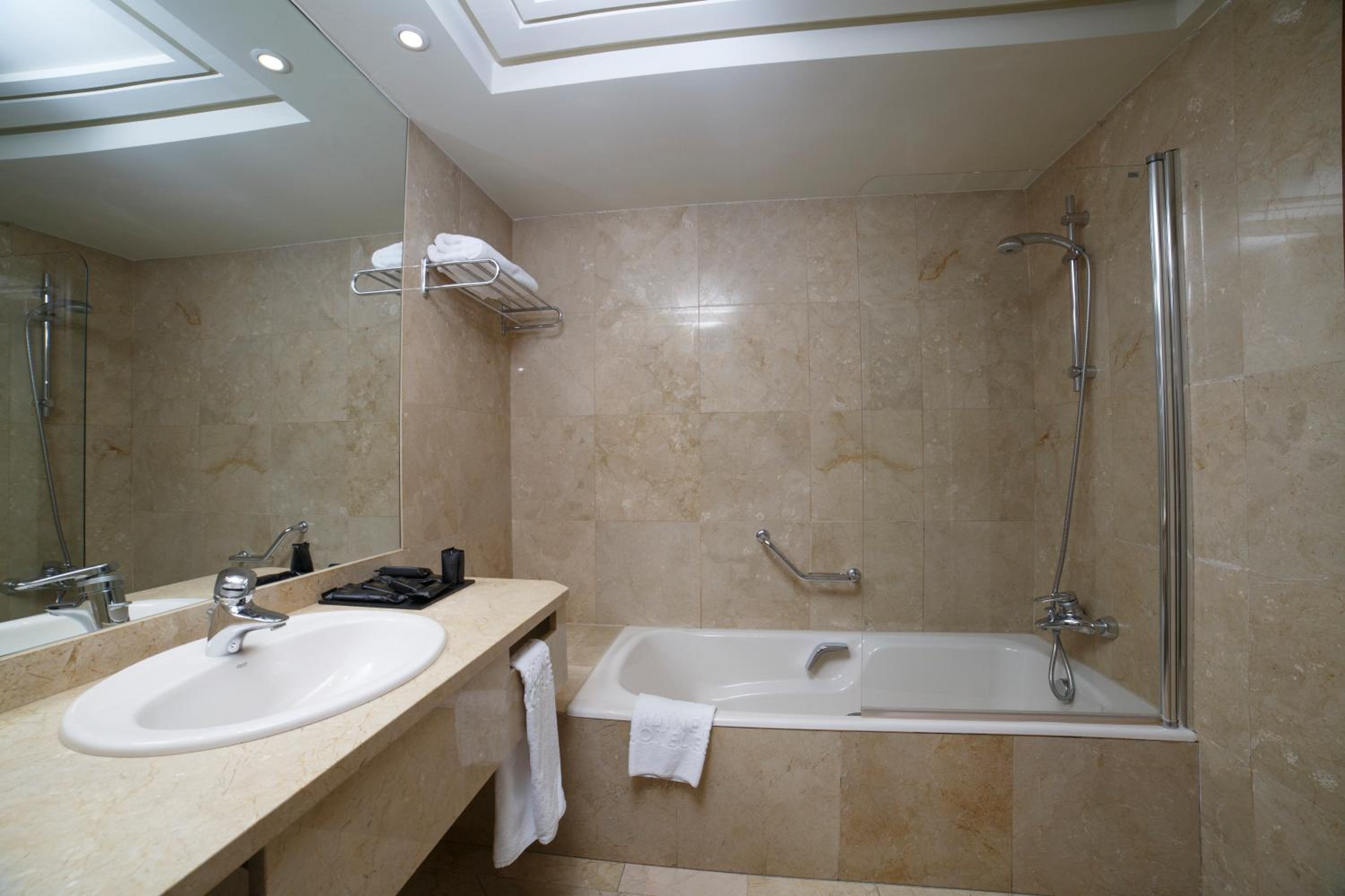 Single Room - Photo 5