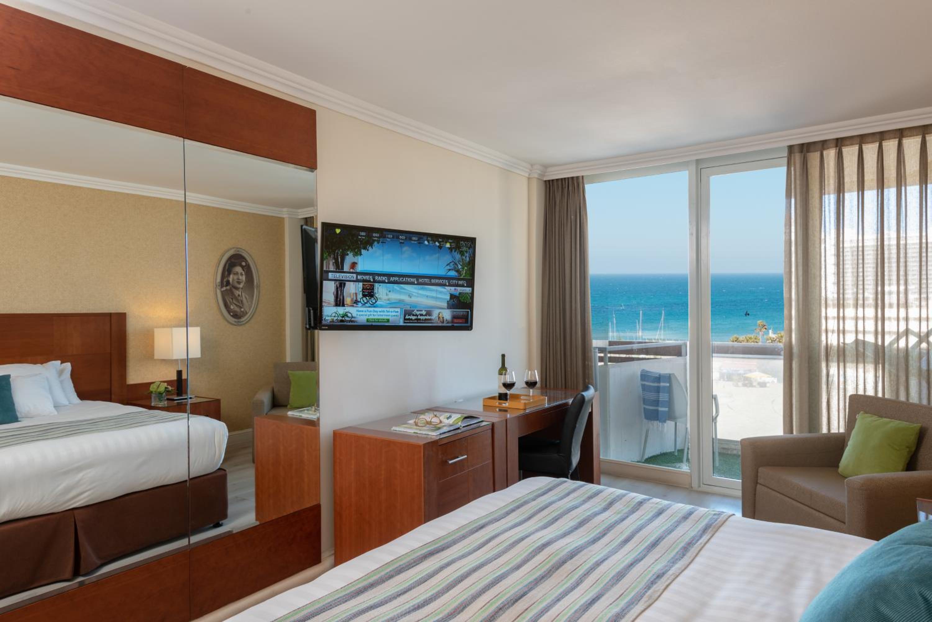 Deluxe Room with Sea View