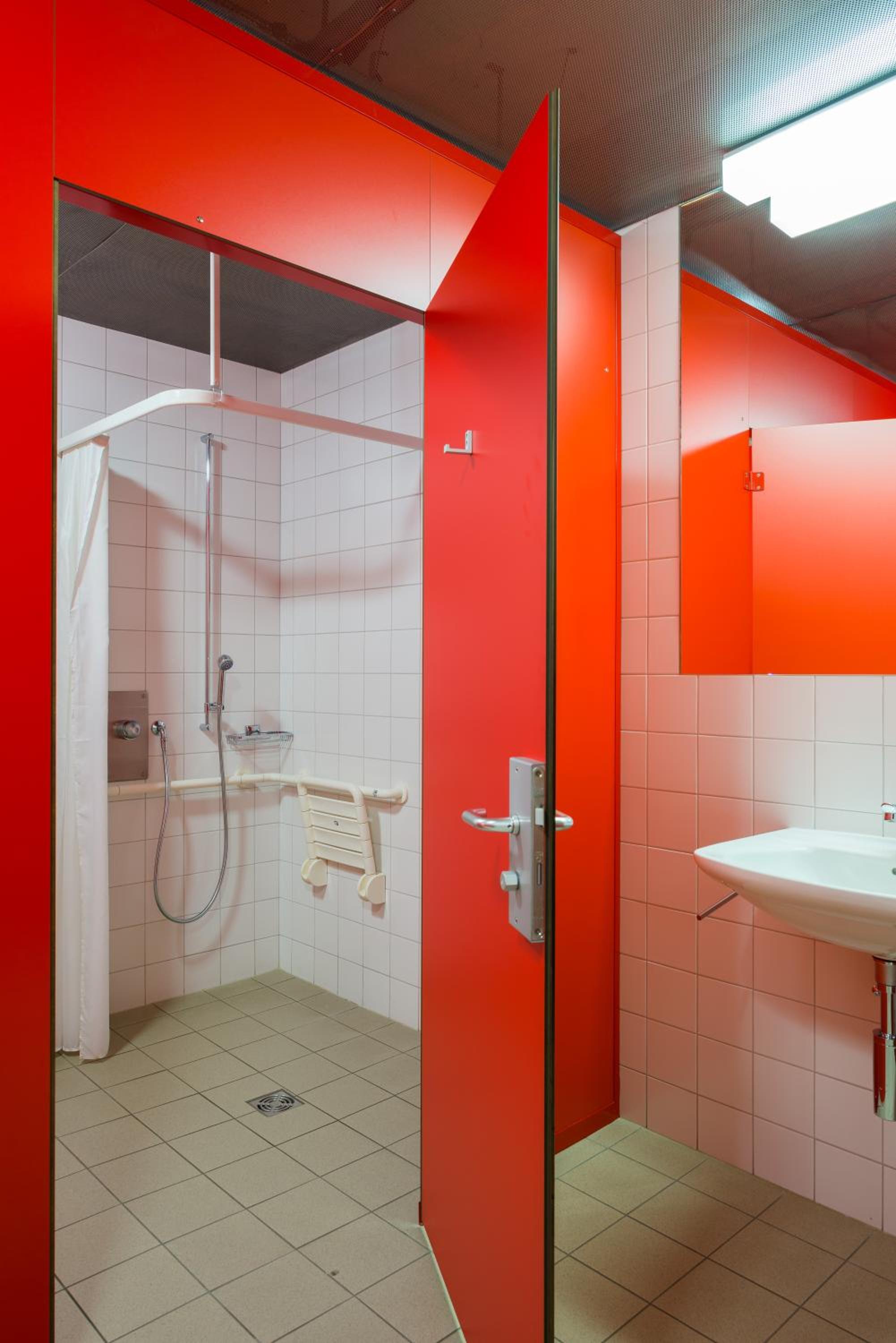 Quadruple Room with Shared Bathroom photo 2