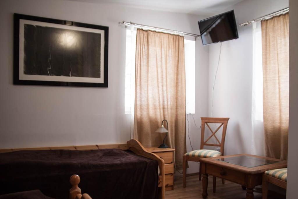 One-Bedroom Apartment - Photo 4