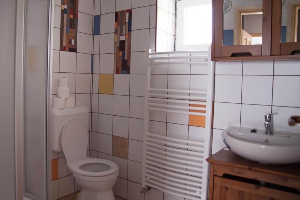 One-Bedroom Apartment - Photo 3