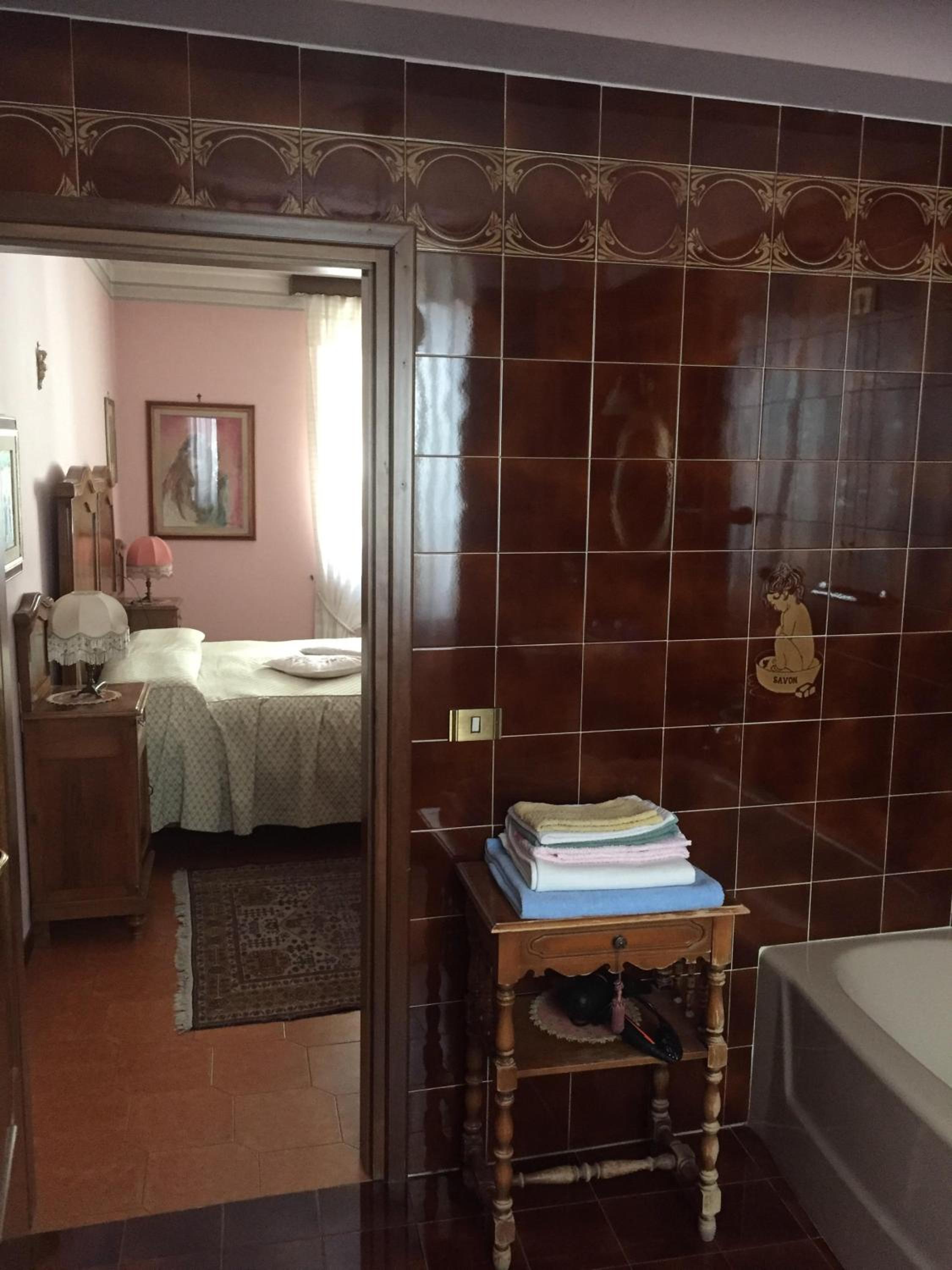 Deluxe Double Room - Photo 9