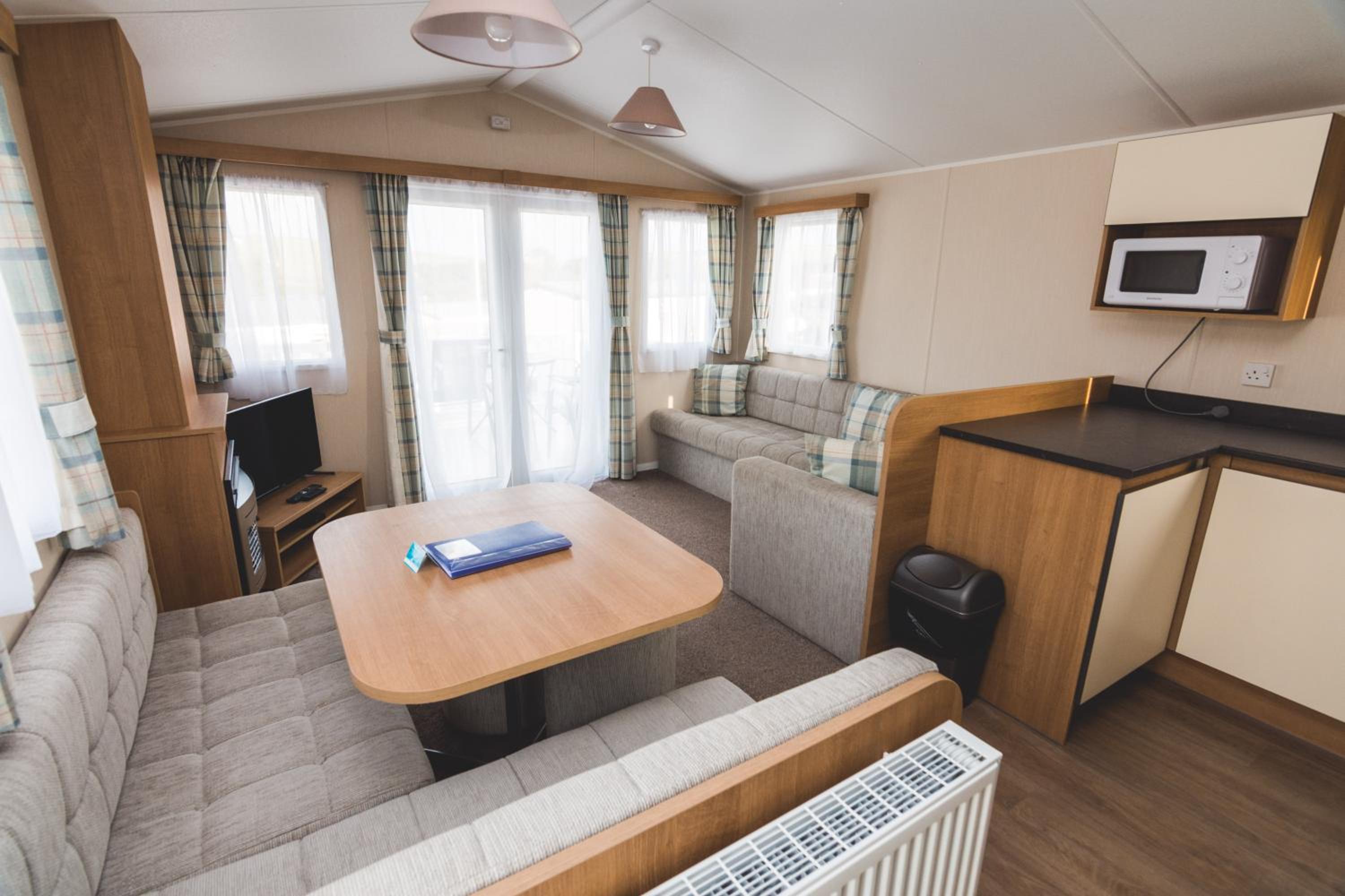 6 Berth Super Deluxe Mobile Home - Dog Friendly photo 2