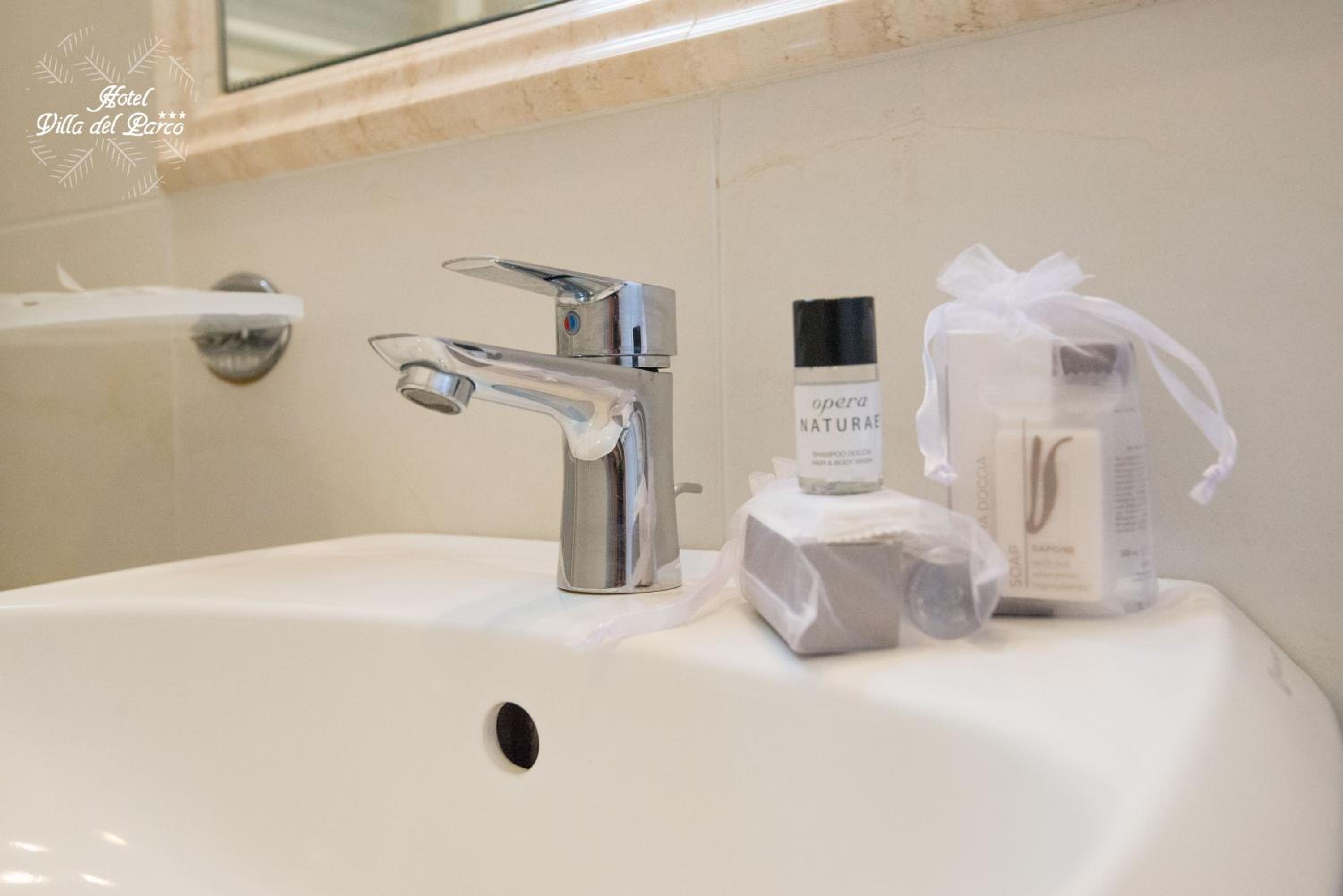 Superior Double or Twin Room - Photo 8
