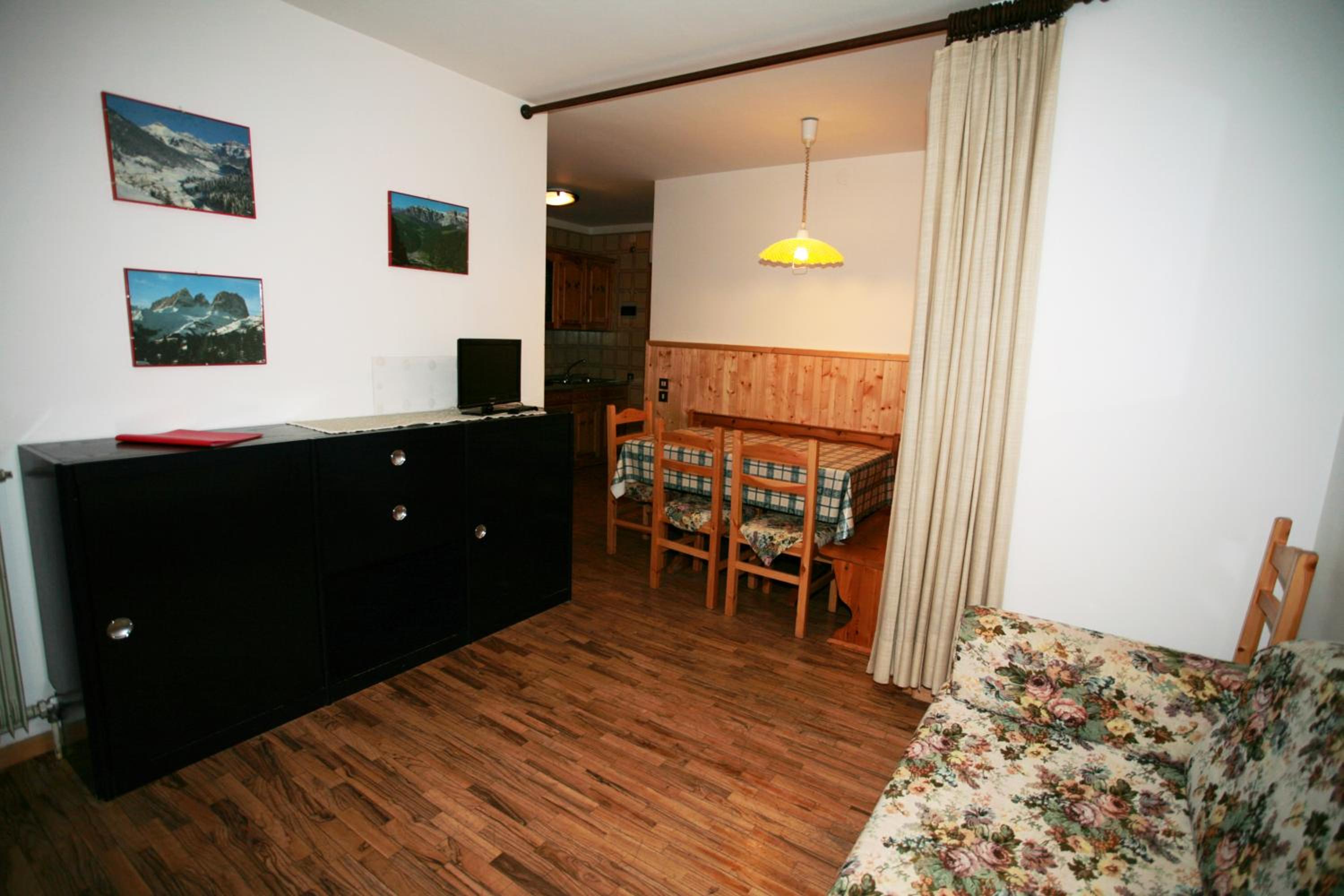 One-Bedroom Apartment (4 Adults)