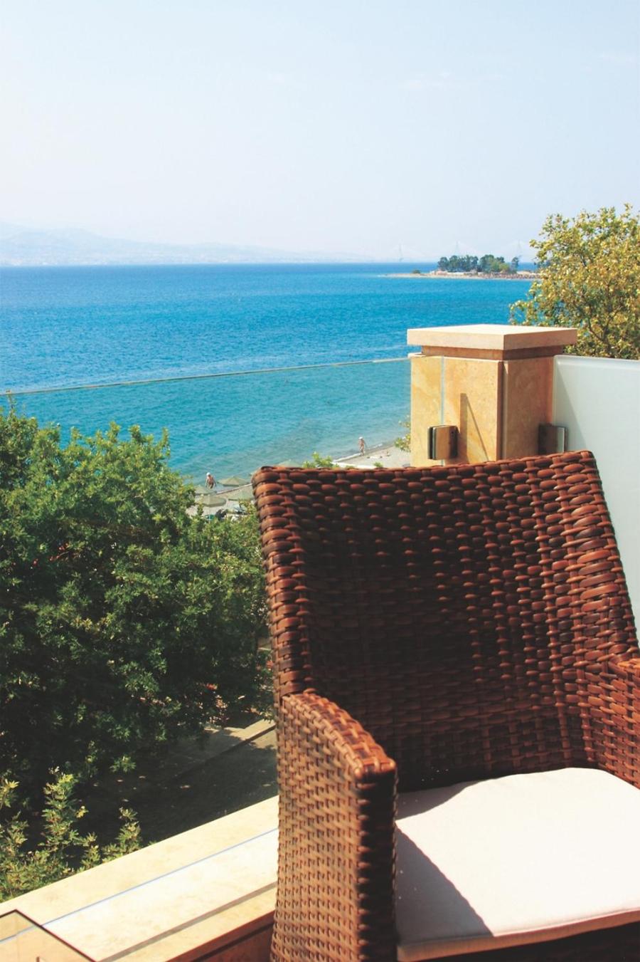 Superior Triple Room with Sea View - Photo 3