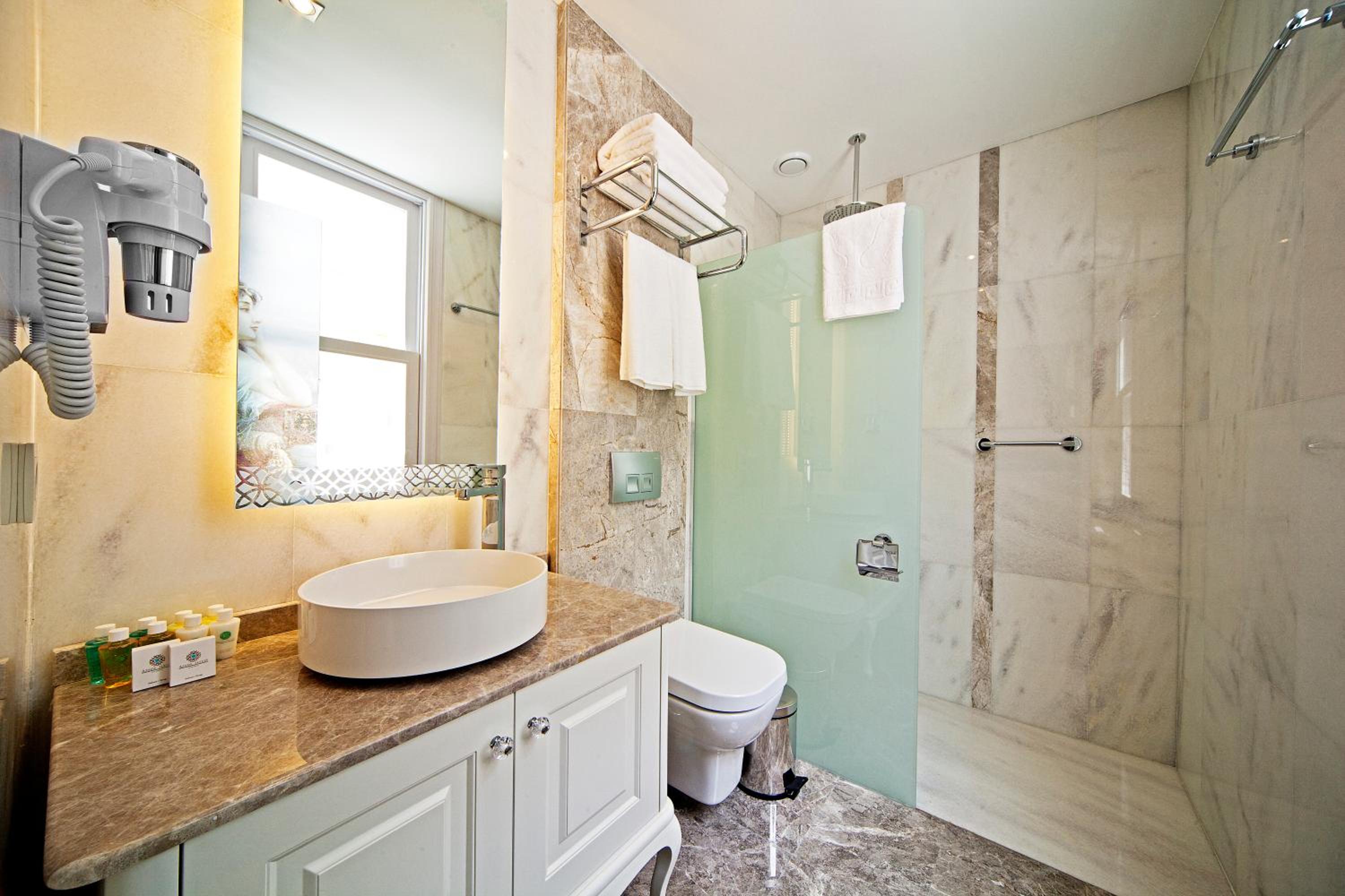 Deluxe Triple Room photo 2