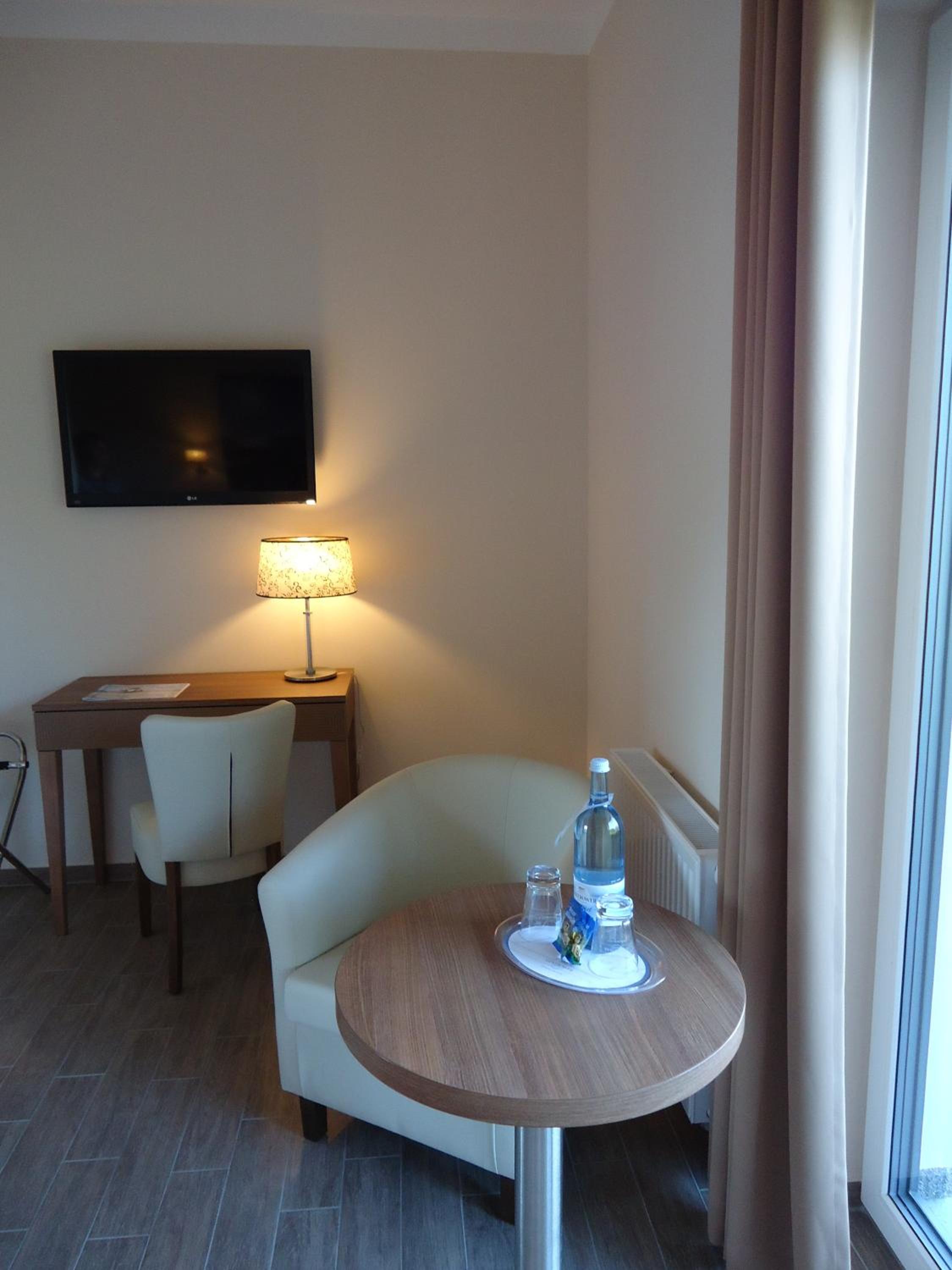 Single Room photo 2