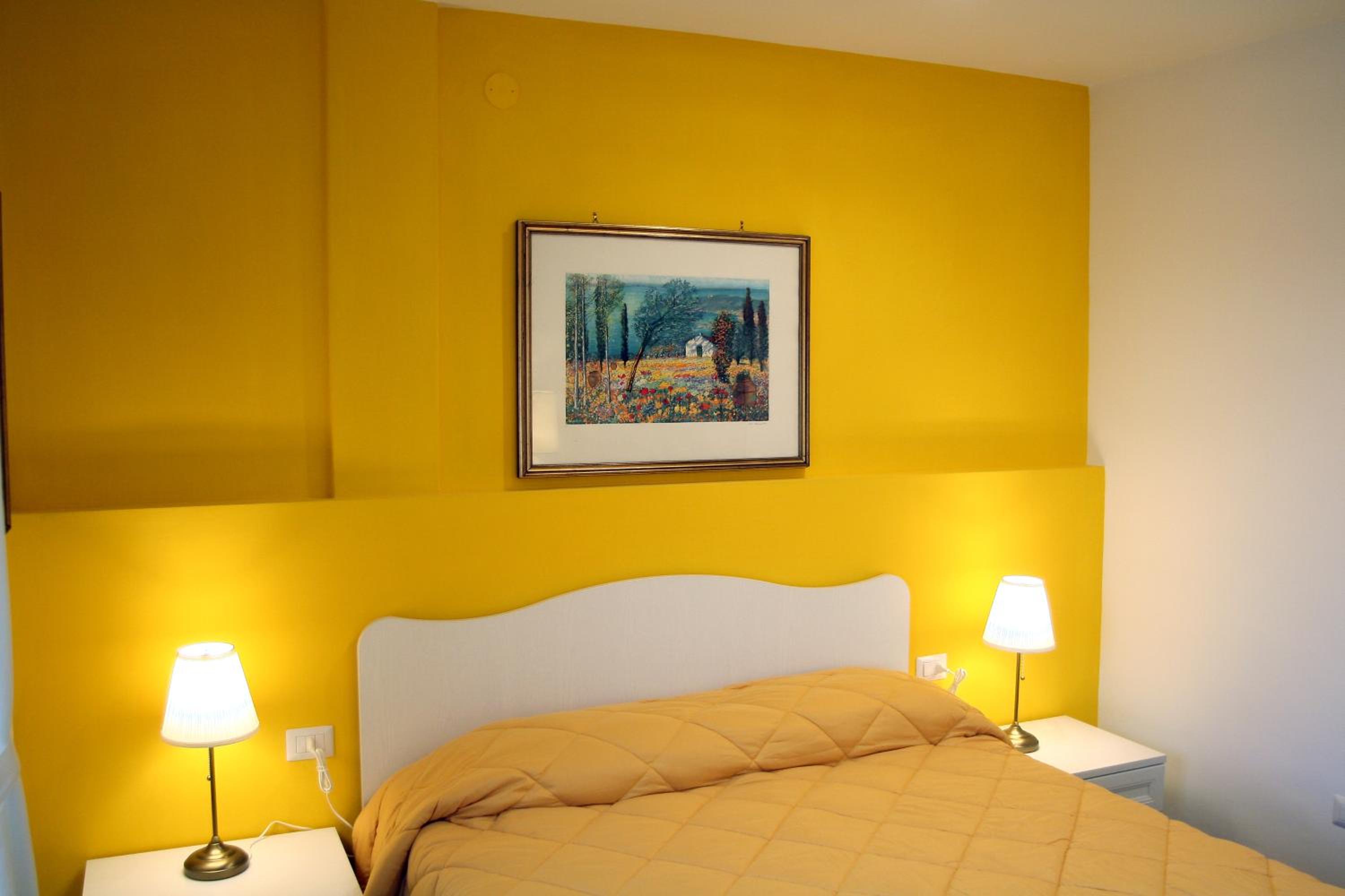 Double Room - Photo 2