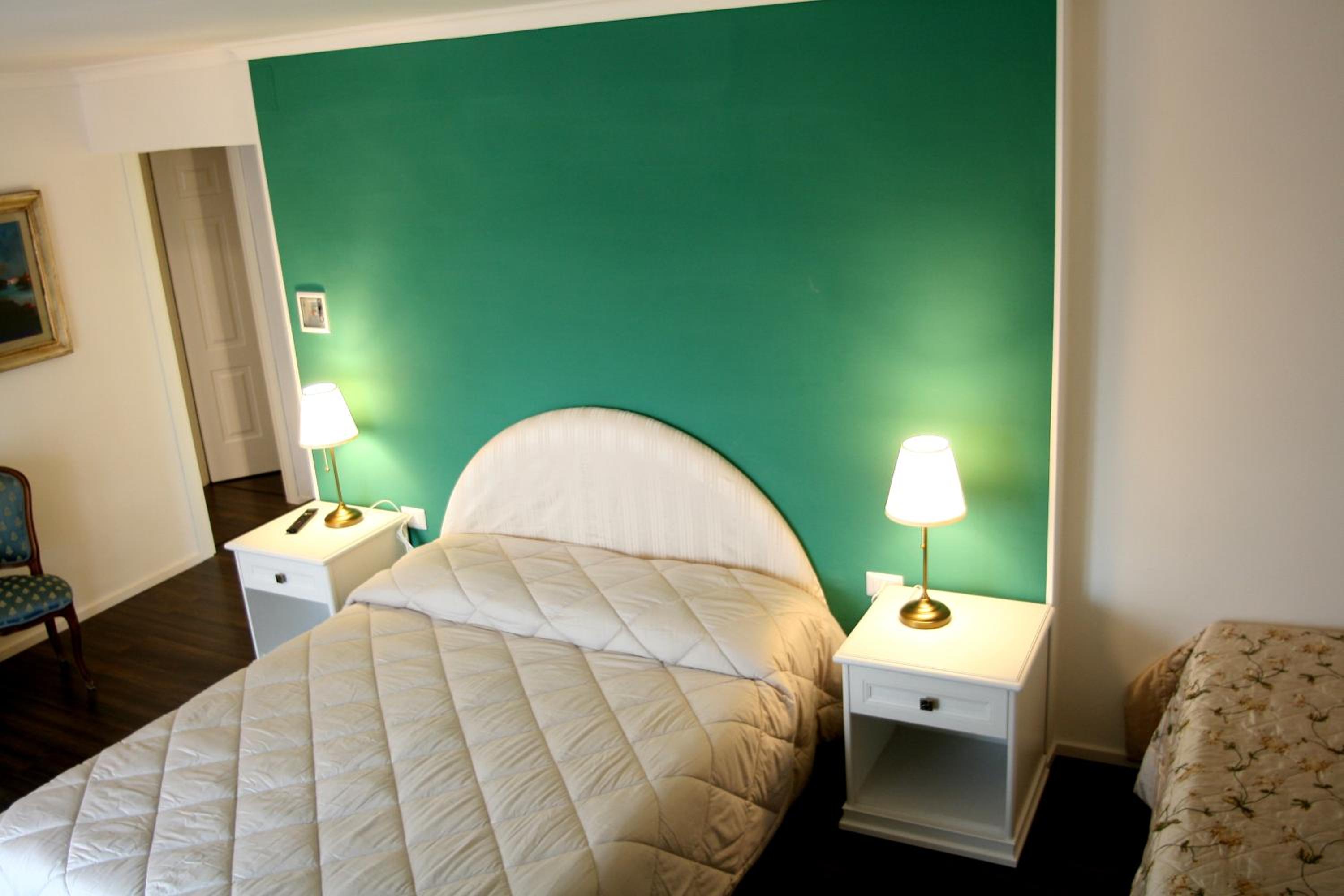 Double Room with Extra Bed - Photo 1