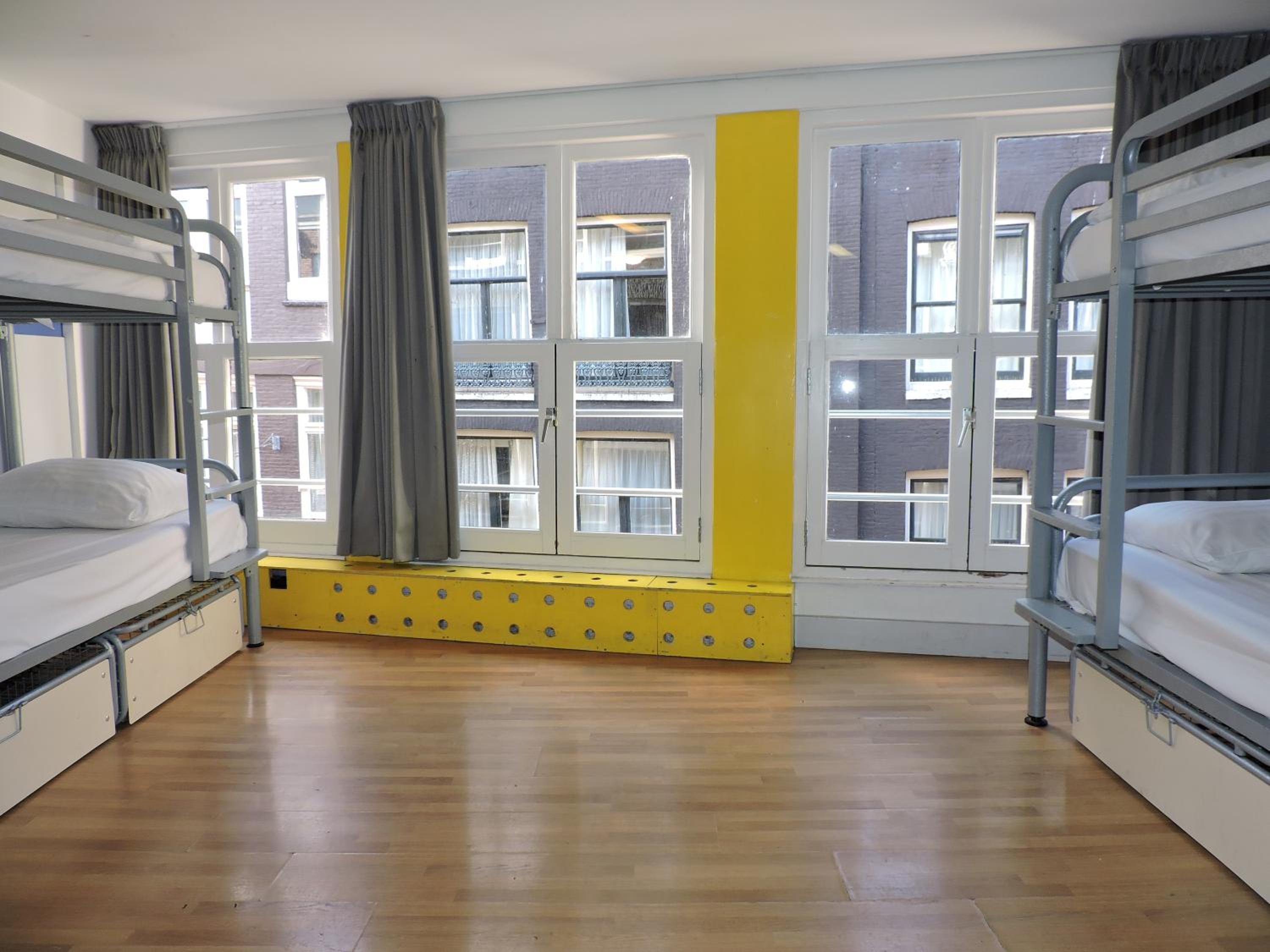 Bed in 10-Bed Mixed Dormitory Room photo 1