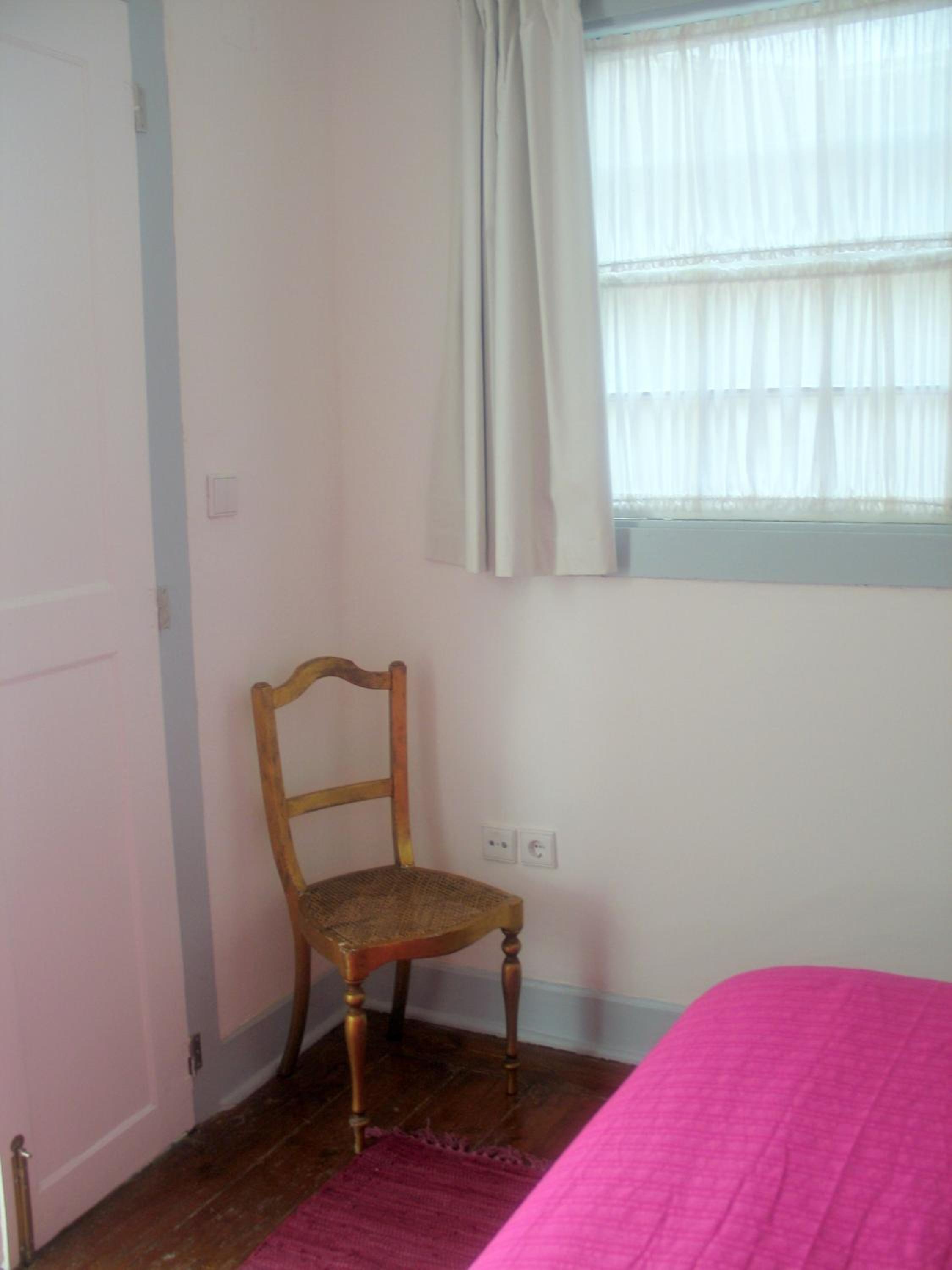 Economy Double Room with Private Bathroom photo 2