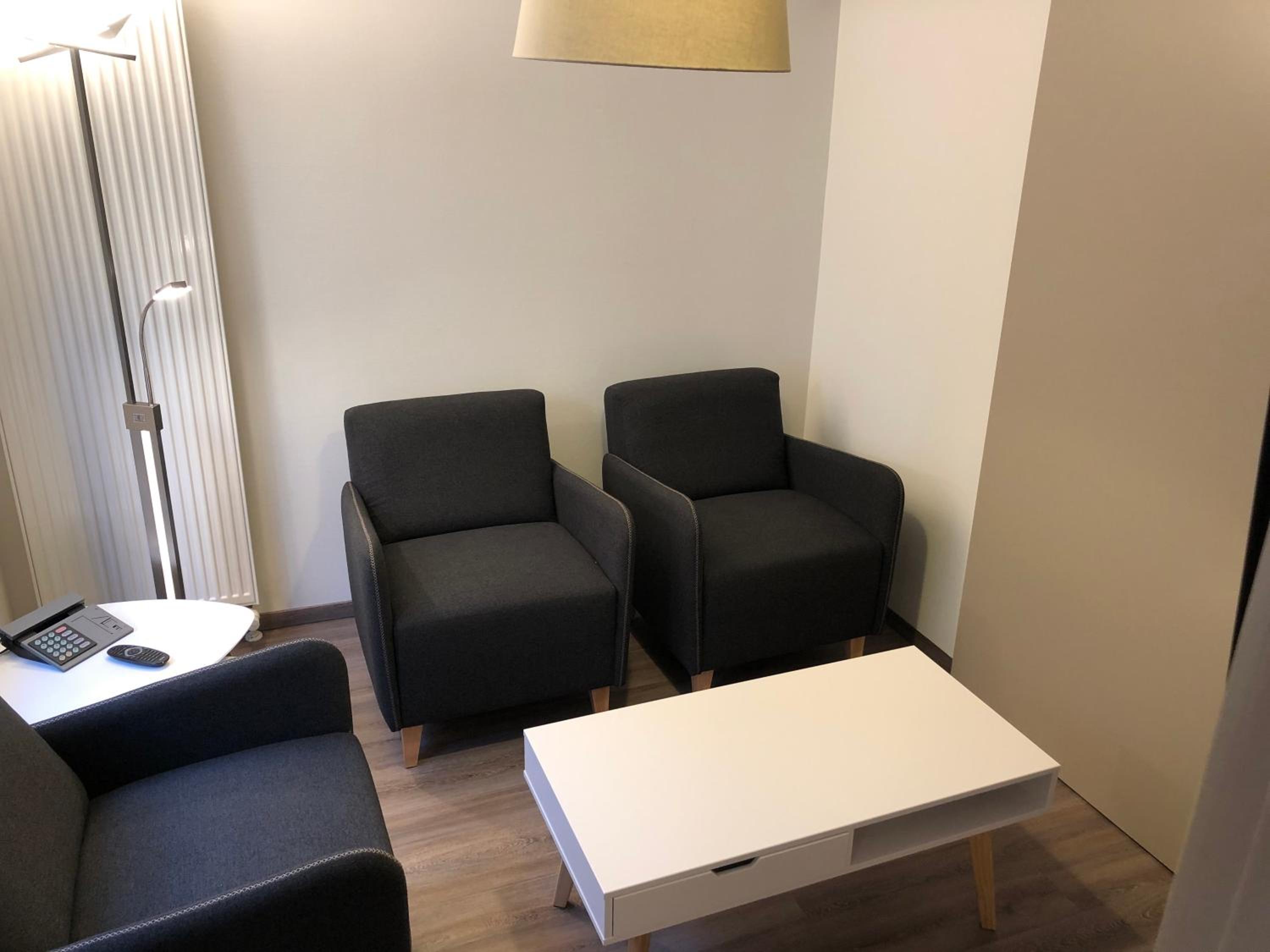 Deluxe Triple Room - Photo 12