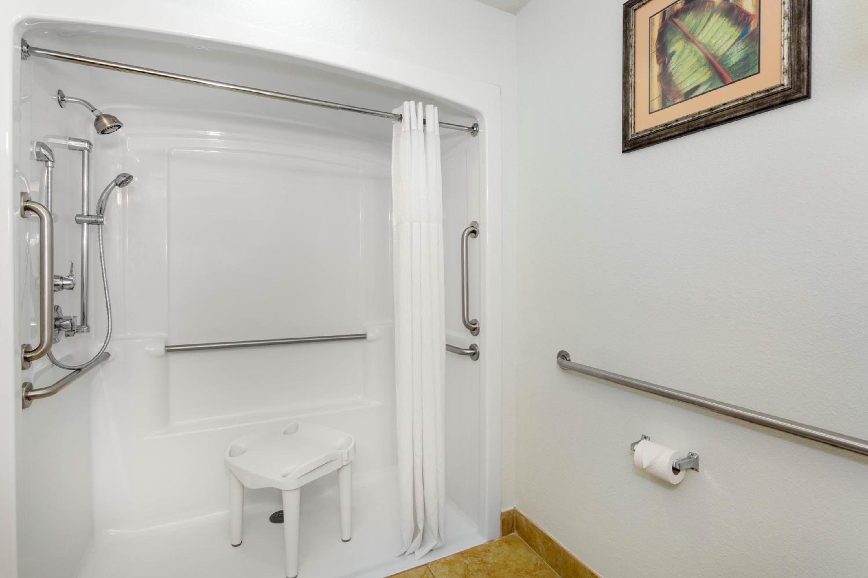 King Room with Roll-In Shower - Mobility/Hearing Accessible - Non-Smoking - Photo 27